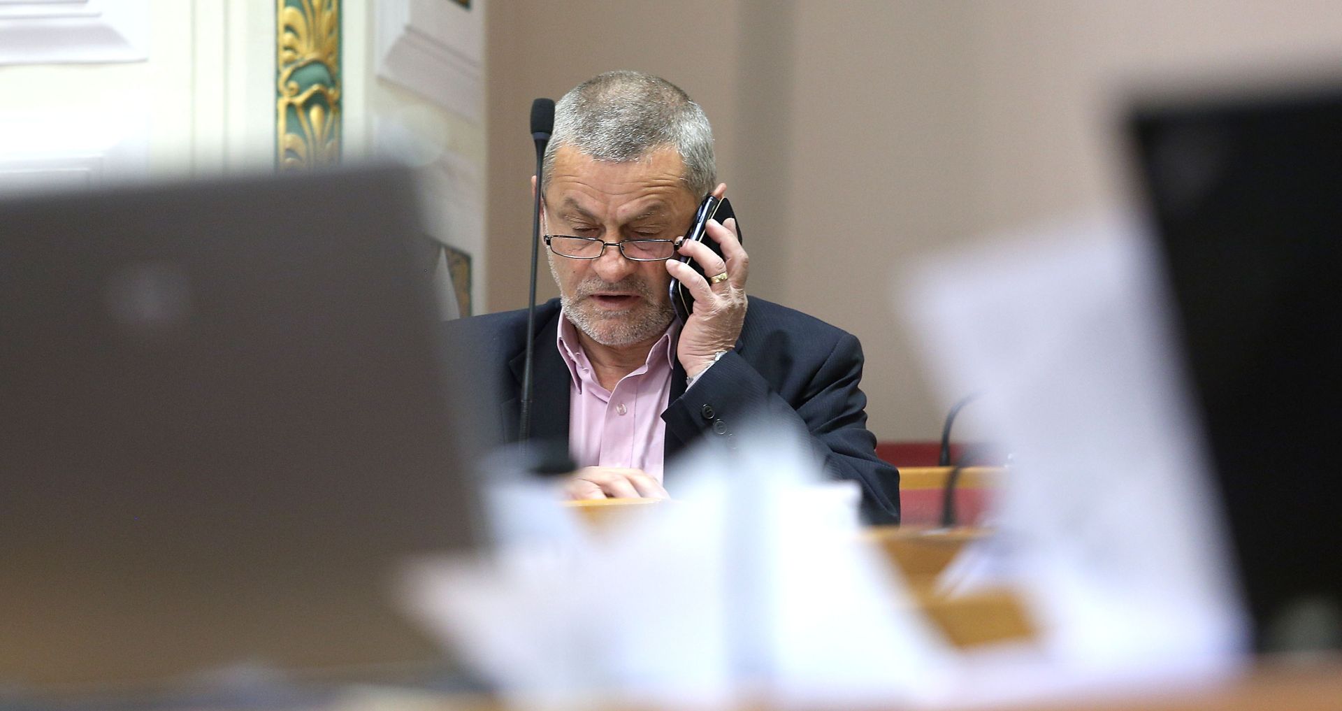 26.03.2015., Zagreb - Raspravom o polugodisnjoj informaciji o financijskom stanju, stupnju ostvarenja stabilnosti cijena i provedbi monetarne politike nastavljena je sjednica Sabora RH.  Dragutin Lesar. 
Photo: Patrik Macek/PIXSELL