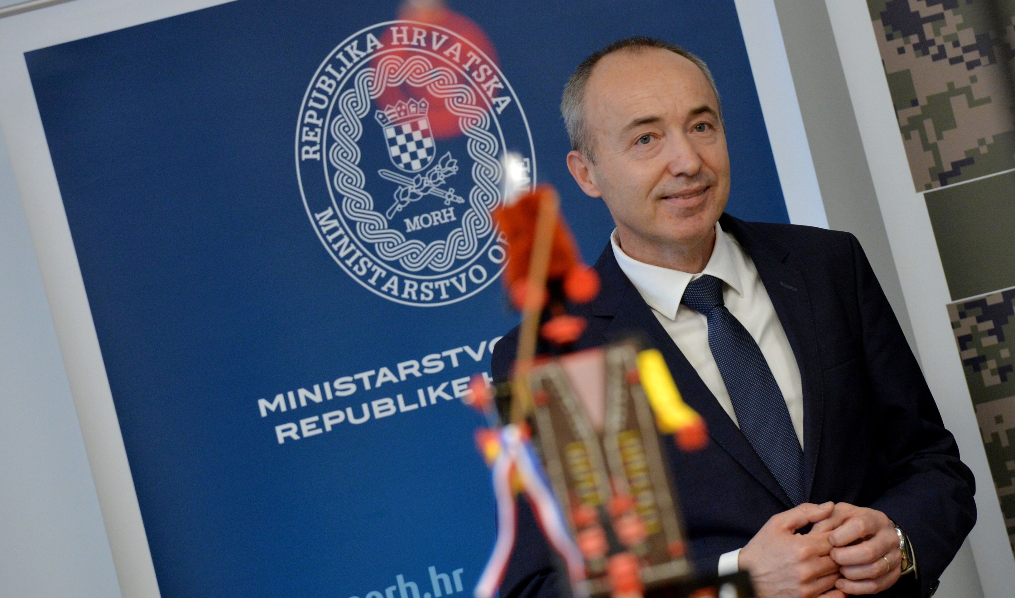27.02.2017., Zagreb - Potpredsjednik Vlade i ministar obrane Damir Krsticevic ugostio je u ministarstvu obrane mlade hrvatske roboticare, ucenike osnovnih i srednjih skola, i njihove mentore, koji prezentiraju Hrvatsku u svjetskim natjecanjima iz robotike.
Photo: Marko Lukunic/PIXSELL