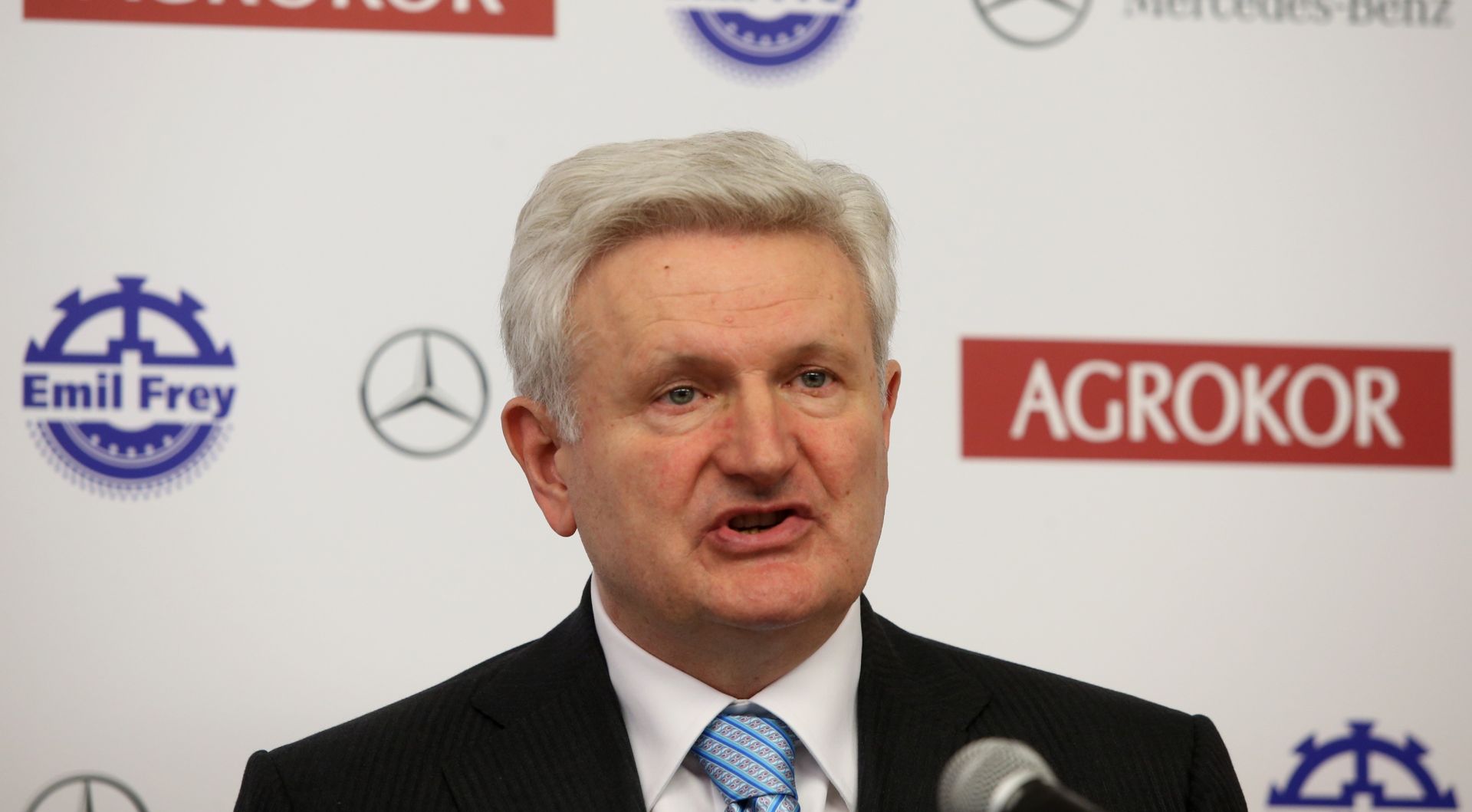28.11.2014., Zagreb - Konferencija za medije povodom zapocete suradnje svicarske grupe Emil Frey, njemackog Daimlera i Agrokora. Ugovor o suradnji potpisali su Ivica Todoric, predsjednik Agrokor koncerna, Walter Frey predsjednik svicarske Emily Frey grupe i Peter Alexander Trettin, predsjednik njemackog koncerna Daimler AG. 
Photo: Robert Anic/PIXSELL