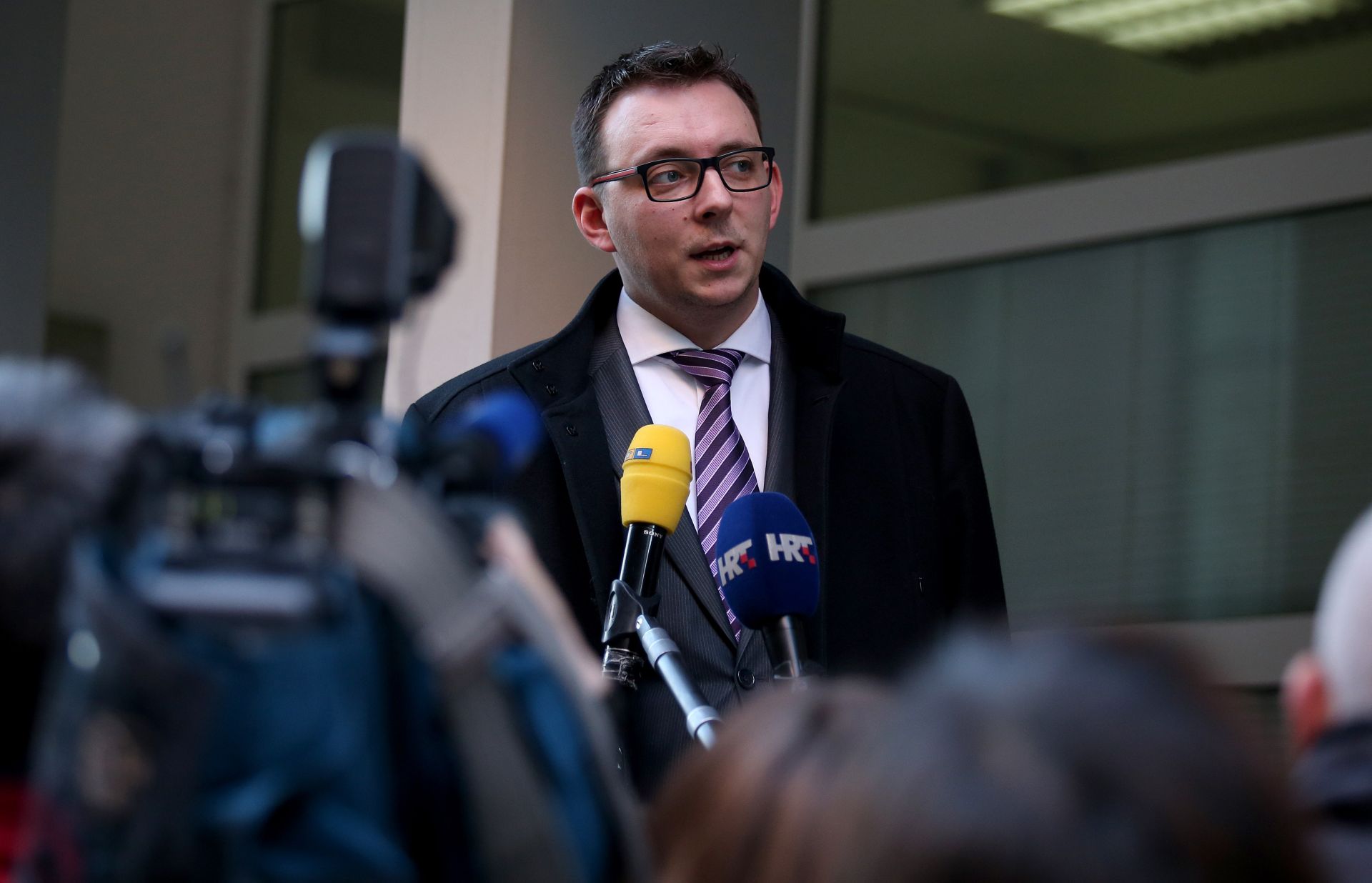 15.02.2017., Zagreb, Iblerov trg - Bojan Glavasevic dolazi na sjednicu stranackog Predsjednistva u sjediste SDP-a.
Photo: Igor Kralj/PIXSELL