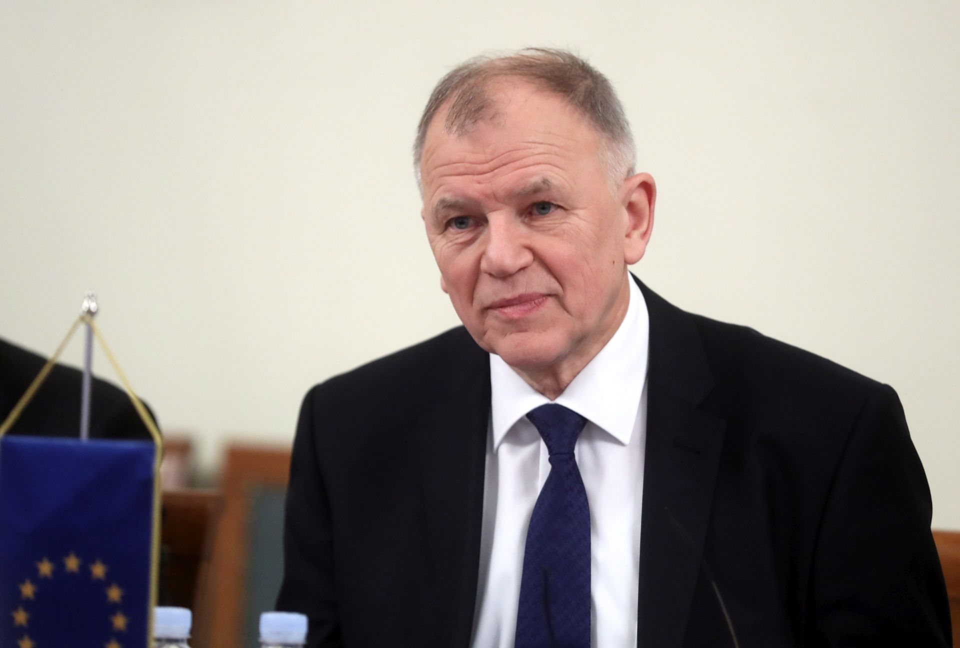 Zagreb, 02.02.2017 - Povjerenik Europske komisije za zdravlje i sigurnost hrane Vytenis Andriukaitis u radnom je posjetu Republici Hrvatskoj gdje se sastao s predstavnicima saborskog Odbora za zdravstvo i socijalnu politiku te Odbora za poljoprivredu, pod predsjedanjem predsjednika saborskog Odbora za europske poslove Domagoja Ivana Miloeviæa. Na slici Vytenis Andruikaitis.
foto HINA/ Damir SENÈAR /ds