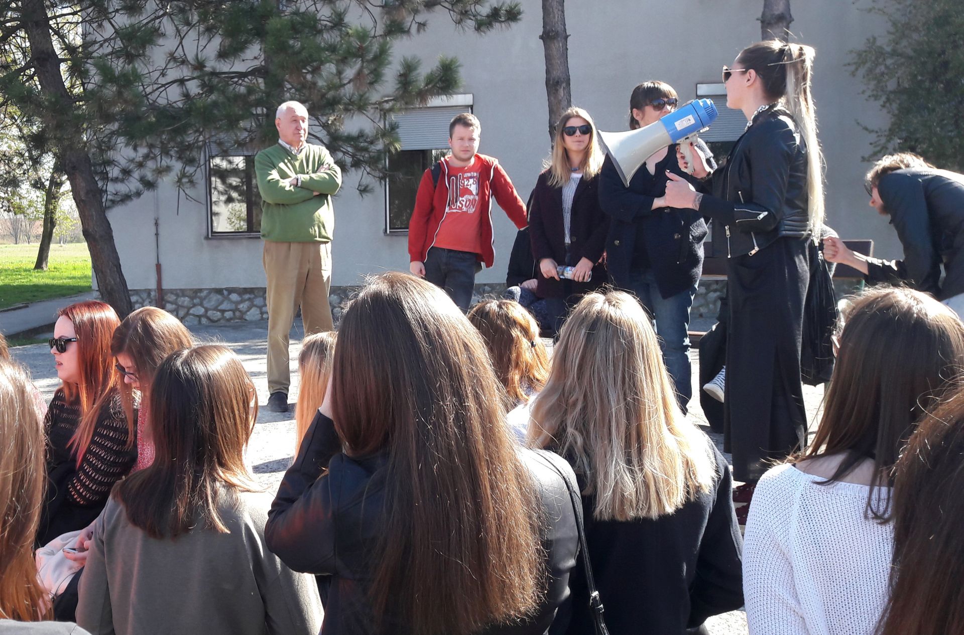 Zagreb, 28.03.2017. - Studenti Hrvatskih studija nastavili su blokadu nastave sedmi dan, a na promjene odluke iz Rektorata kojom se najavljuje vraæanje upisnih kvota za studij filozofije odgovorili su da je to samo jedan od njihovih uvjeta.
foto HINA / Ivo LUÈIÆ / ml