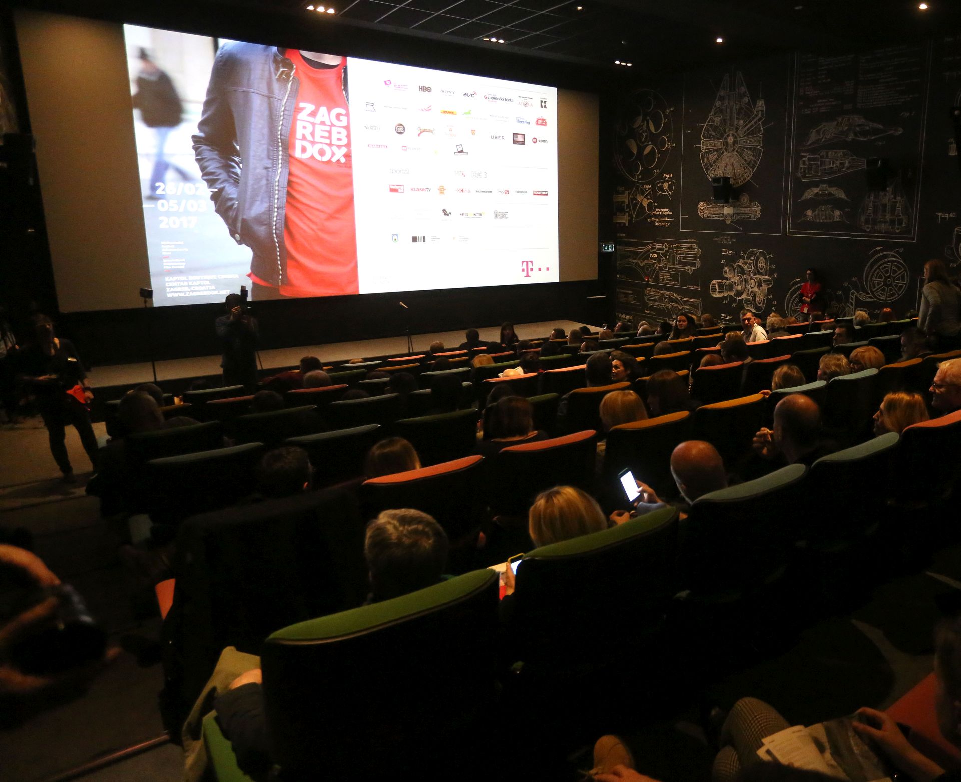 Zagreb, 26.02.2017 - Otvorenje 13. meðunarodnog festivala dokumentarnog filma ZagrebDox.  Nakon otvorenja prikazan je dokumentarac "Prièest" redateljice Anne Zamecka. ZagrebDox festival koji prikazuje kreativne dokumentarne filmove, èija ga imaginativna forma i odabir tema èine jedinstvenim u Hrvatskoj i u Europi, odrava se od 26. veljaèe do 5. oujka.
foto HINA/ Denis CERIÆ /dc