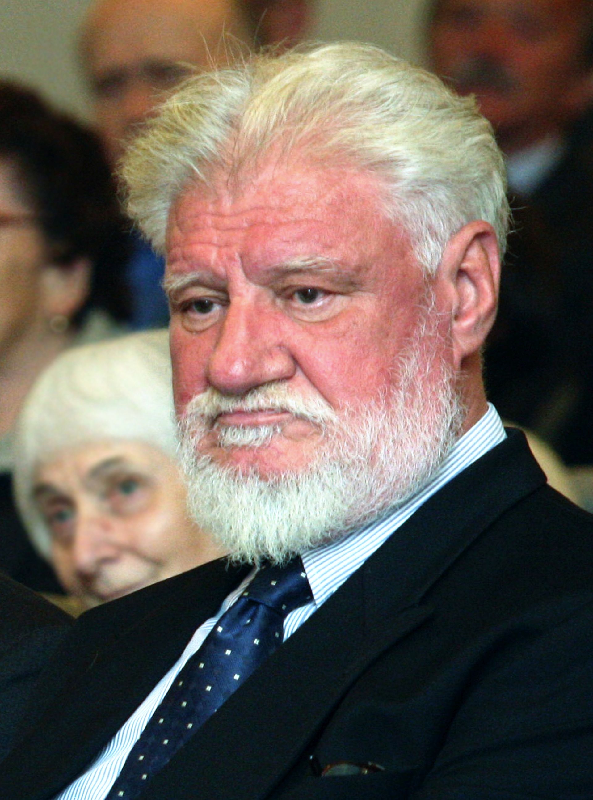 Zagreb, 29.8.2012.- Arhivska fotografija Slobodana Praljka tijekom akademije u povodu obiljeavanja 90. obljetnice roðenja Franje Tuðmana u Zagrebu 14.5.2012. godine. Haako tuiteljstvo smatra da se generalu Slobodanu Praljku mora ukinuti boravak na privremenoj slobodi nakon to je tajnitvo Meðunarodnoga suda za ratne zloèine poèinjene na podruèju bive Jugoslavije (ICTY) objavilo kako od njega potrauje vie od tri milijuna eura koje je isplatilo za trokove njegove obrane, jer je svojom istragom utvrdilo da Praljak raspolae dostatnom osobnom imovinom za pokrivanje trokova obrane, navodi se u podnesku kojeg je u utorak objavio ICTY. 
Foto FaH/ Dario GRZELJ/ ua