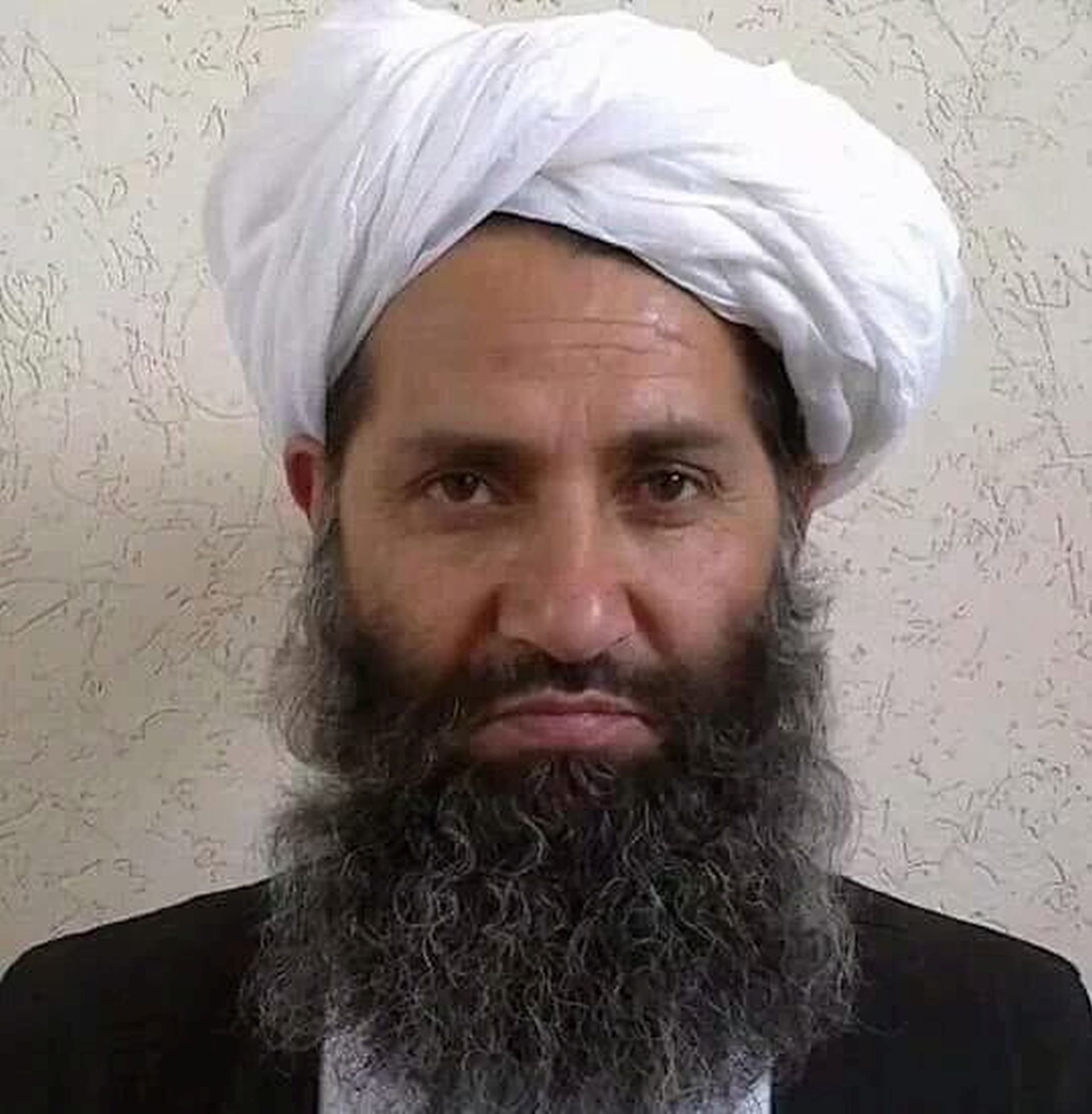 epa05327909 An undated handout picture released on 25 May 2016 by the Afghan Talibans shows their new supreme commander Molvi Haibatullah Akhunzada, who will succeed their slain leader Mullah Akhtar Mansoor. Akhunzada was announced as the new leader after a US drone attacked a vehicle said to be carrying Mullah Mansoor and his driver in Noshki, Balochistan province, Pakistan on 22 May.  EPA/AFGHAN TALIBAN / HANDOUT  HANDOUT EDITORIAL USE ONLY/NO SALES