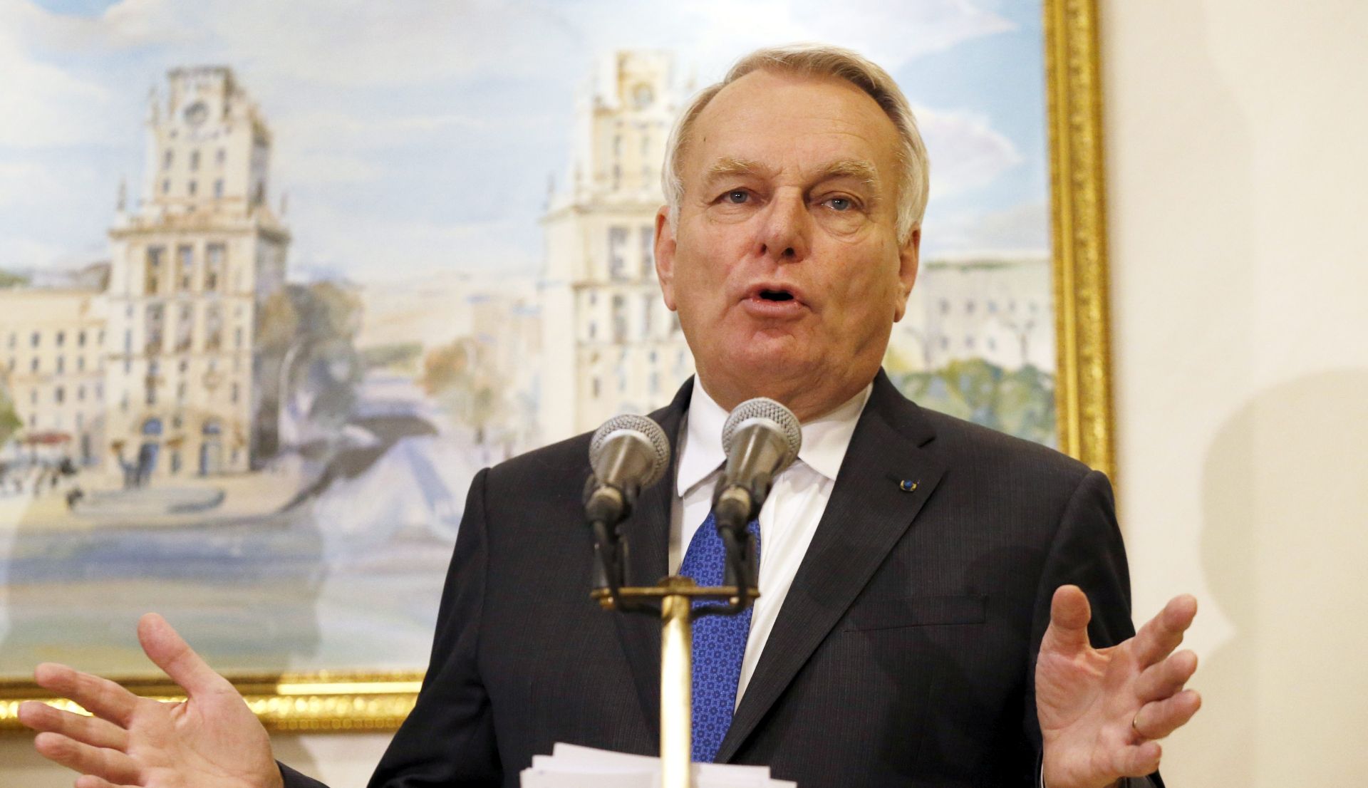 epa05652395 France's Foreign Minister Jean-Marc Ayrault speaks to the media after talks with other political leaders on the crisis in eastern Ukraine in Minsk, Belarus, 29 November 2016. Separatist violence in the region has killed nearly 10,000 people since it erupted in 2014.  EPA/TATYANA ZENKOVICH