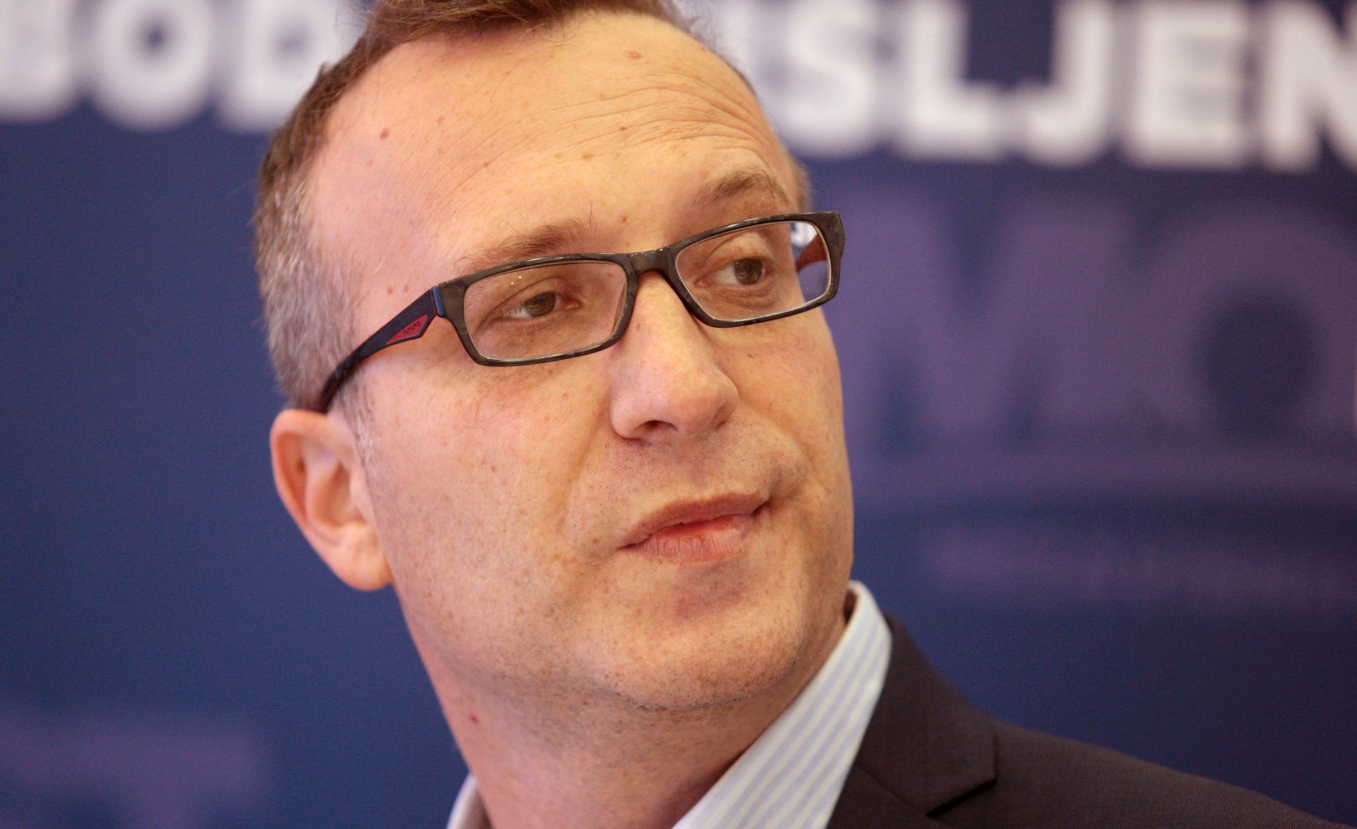 Zagreb, 01.12.2016. - Konferencija za medije povodom izvjeæa Hrvatskog olimpijskog odbora u Saboru i negativnog stanja u Hrvatskom ahovskom savezu u zagrebaèkom sjeditu Mosta nezavisnih lista. Na fotografiji Marko Sladoljev, saborski zastupnik.
foto HINA /Zvonimir KUHTIÆ/ zk