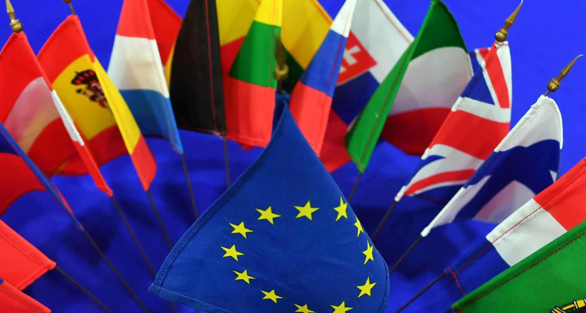 The flags of the member states of the European Union (including the United Kingdom) as well as the union flag on a table in the Information Centre in Erfurt, Germany, 08 February 2017. Photo: Jens Kalaene/dpa-Zentralbild/ZB