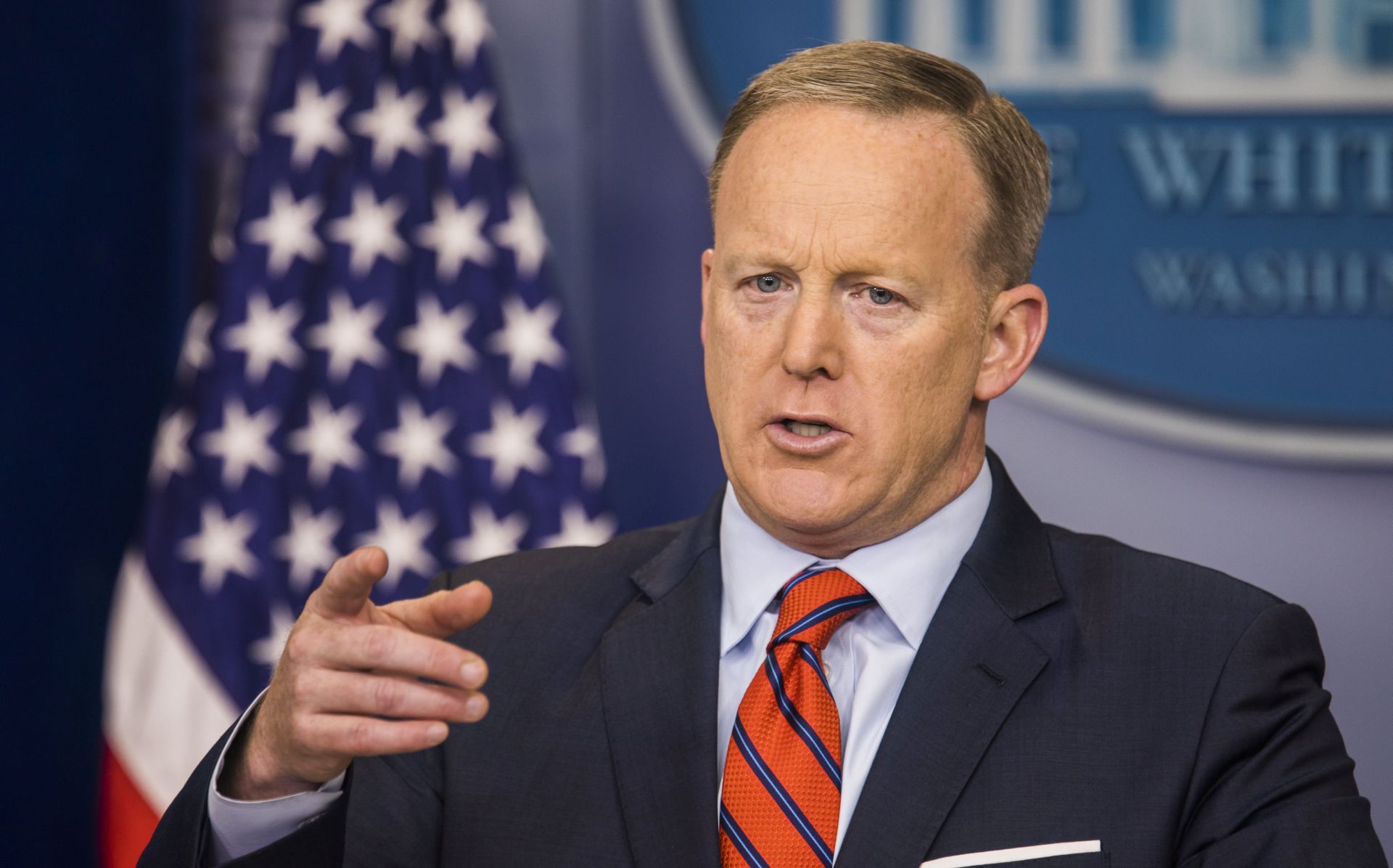 epa05903288 White House Press Secretary Sean Spicer speaks to the media during his daily briefing in the White House Press Briefing Room in Washington, DC, USA, 11 April 2017. Spicer spoke about Russia, North Korea, Syria, and the United Airlines incident.  EPA/JIM LO SCALZO