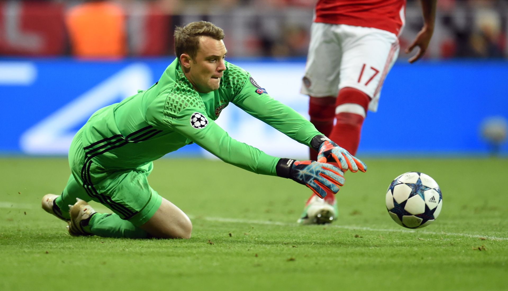 Munich's keeper Manuel Neuer in action during the first leg of the Champions League quarter final match between Bayern Munich and Real Madrid in the Allianz Arena in Munich, Germany, 12 April 2017. Photo: Andreas Gebert/dpa