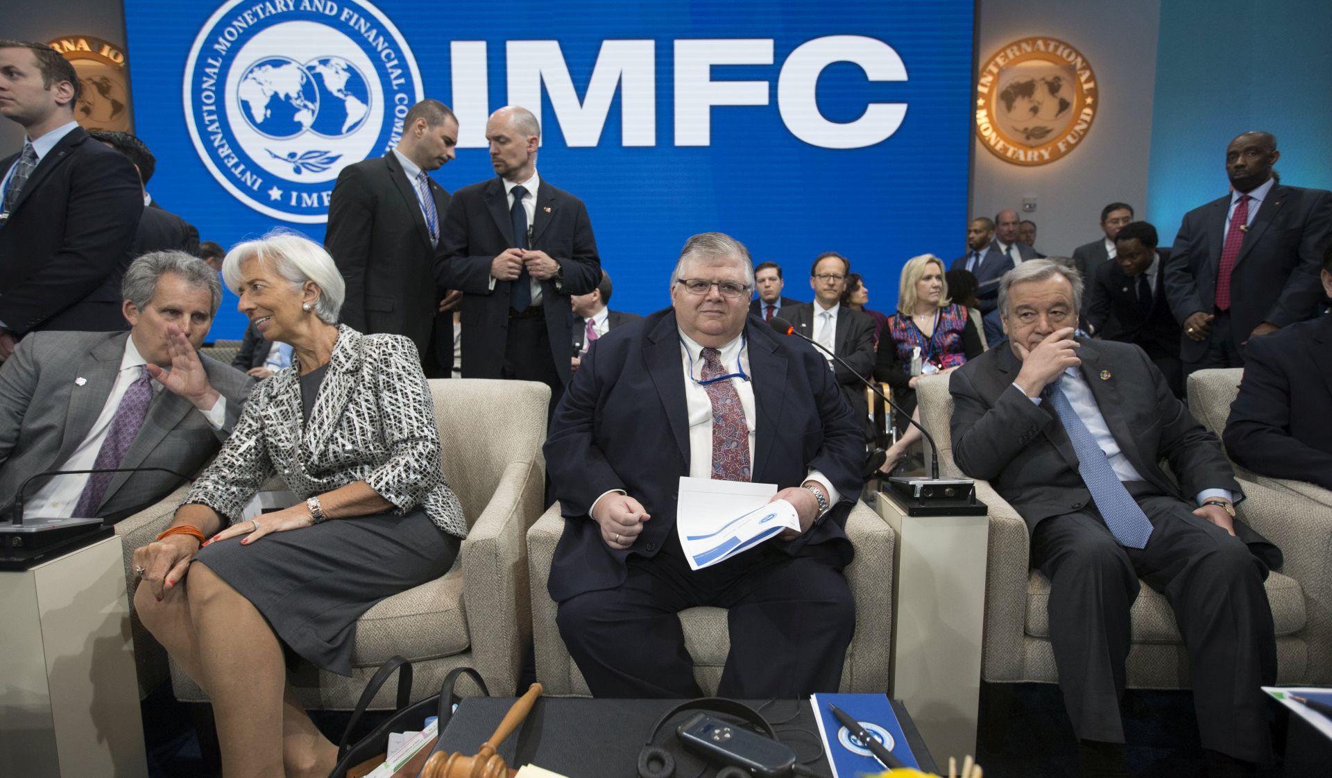 epa05921534 (Front L to R); First Deputy Managing Director of the International Monetary Fund (IMF) David Lipton, Managing Director of the IMF Christine Lagarde, Governor of the Bank of Mexico and IMFC Chairman Agustin Carstens and United Nations Secretary General Antonio Guterres; prepare for the start of a plenary session of the International Monetary and Financial Committee (IMFC), at the IMF headquarters in Washington, DC, USA, 22 April 2017. The World Bank IMF 2017 Spring Meetings will conclude 23 April.  EPA/MICHAEL REYNOLDS