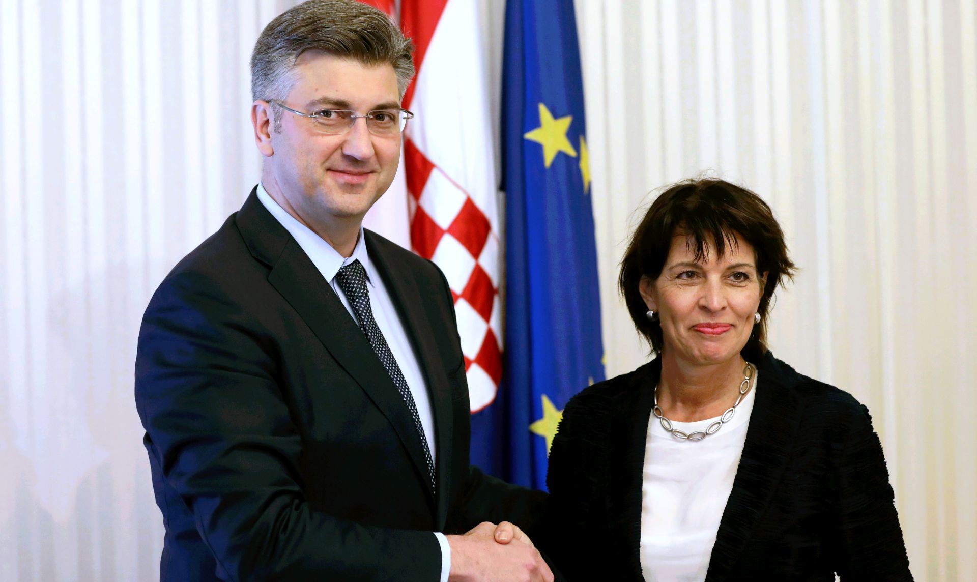 Zagreb, 25.04.2017. - Predsjednik Vlade Republike Hrvatske Andrej Plenkoviæ sastao se u Banskim dvorima s predsjednicom vicarske Konfederacije Doris Leuthard. Na fotografiji Andrej Plenkoviæ, Doris Leuthard. foto HINA/ Lana SLIVAR DOMINIÆ/ lsd