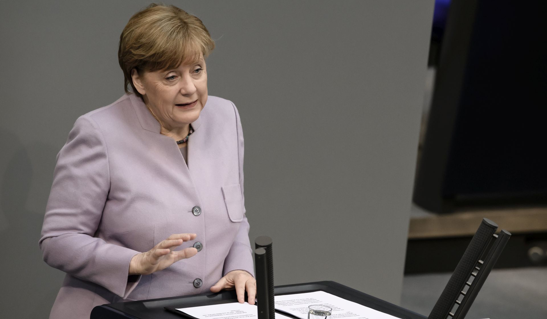 epa05930175 German Chancellor Angela Merkel gives a government declaration at the German Parliament 'Deutscher Bundestag' in Berlin, Germany, 27 April 2017. During the meeting, Merkel spoke about Germany's attitude towards the so called Brexit.  EPA/CLEMENS BILAN