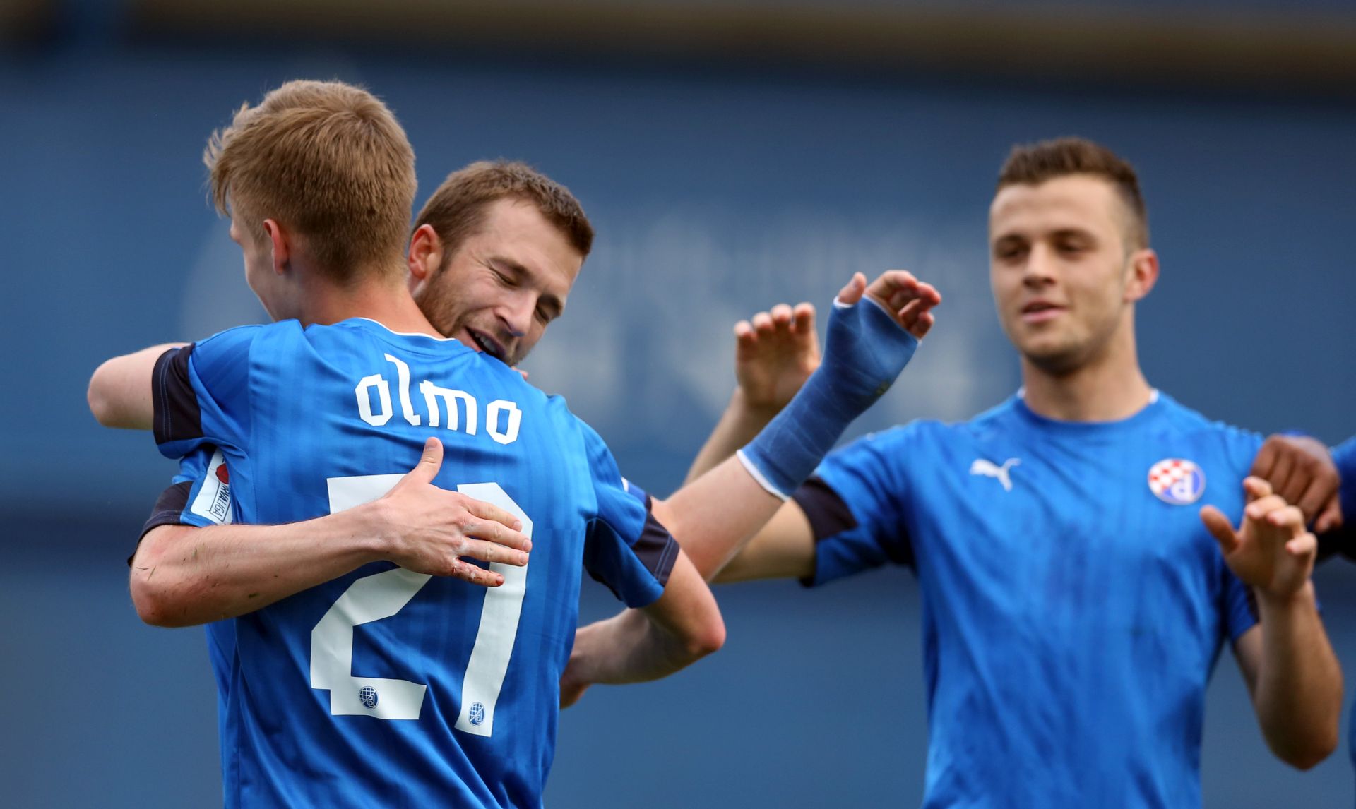 Zagreb,  29.04.2017. - Utakmica 31. kola Prve HNL Dinamo - Cibalia.   Na fotografiji Domagoj Antolić, Daniel Olmo, Armin Hodžić. foto 
20` dosadna utakmica u teškim uvjetima bez ijedne prave prilike za sada

1` počela je utakmica rivala u kojem je pobjednik do sada uvijek bio samo jedan klub

DINAMO: Livaković - Stojanović, Rrahmani, Sigali, Sosa - Doumbia - Soudani, Antolić, Moro, Olmo - Hodžić

LOKOMOTIVA: Šemper - Karačić, Kolinger, Soldo, Musa - Ivanušec, Capan, Burić - Babić, Majer, Doležal