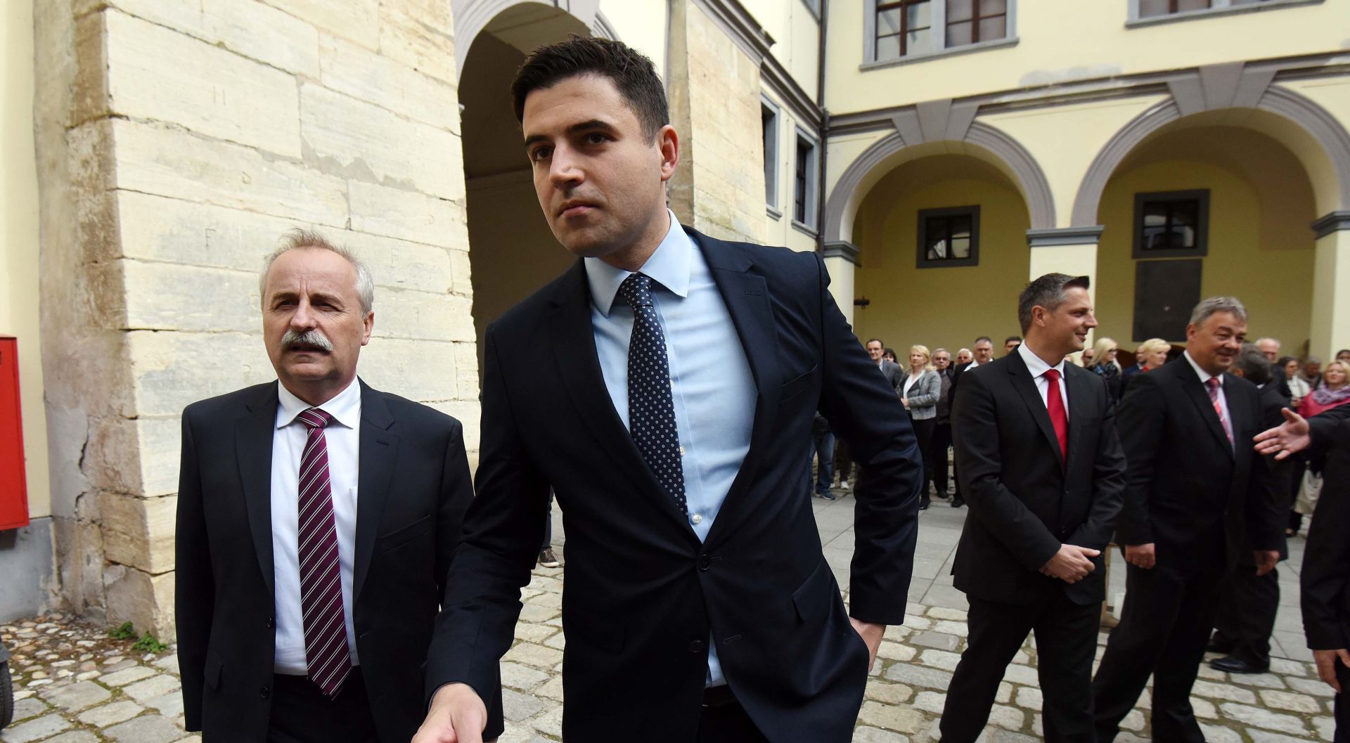 06.04.2017., Cakovec- Potpisan koalicijski sporazum SDP-HSS-HSU-MDS-Laburisti za zajednicki izlazak na izbore.   Davor Bernardic i Mladen Novak.
Photo: Vjeran Zganec Rogulja/PIXSELL