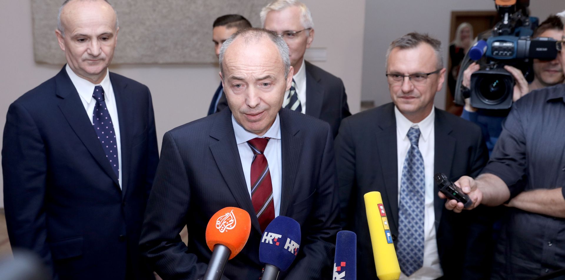 19.04.2017., Zagreb - Ministar obrane Damir Krsticevic predstavio je danas u Saboru nacrt Stategije nacionalne sigurnosti.
Photo: Patrik Macek/PIXSELL