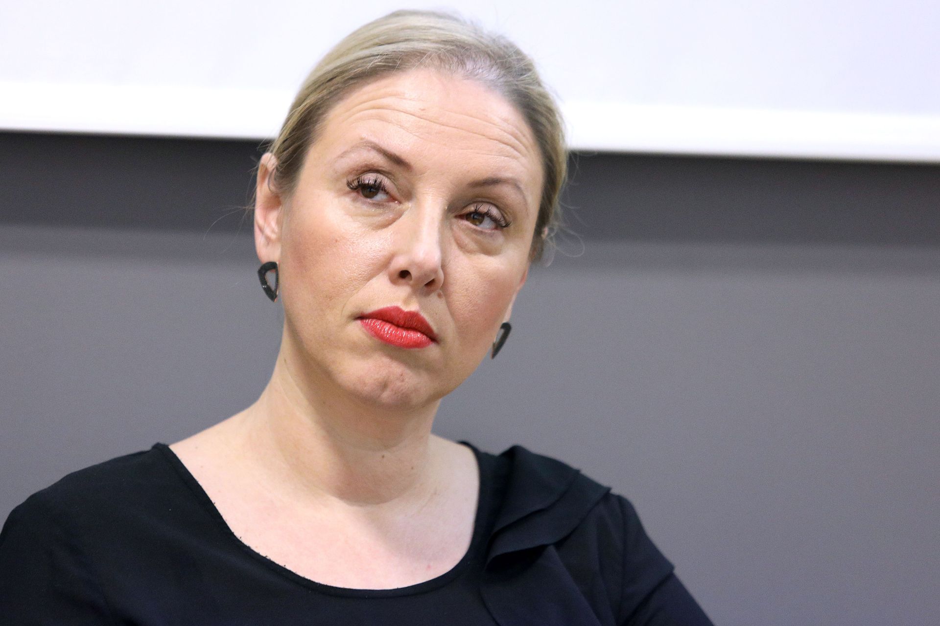 19.12.2016., Zagreb - Pravobraniteljica za djecu Ivana Milas Klaric predstavila je prijevod Opceg komentara br. 19 (2016.) Odbora za prava djeteta Ujedinjenih naroda - o izdvajanju sredstava iz javnih proracuna za ostvarenje djecjih prava. 
Photo: Patrik Macek/PIXSELL