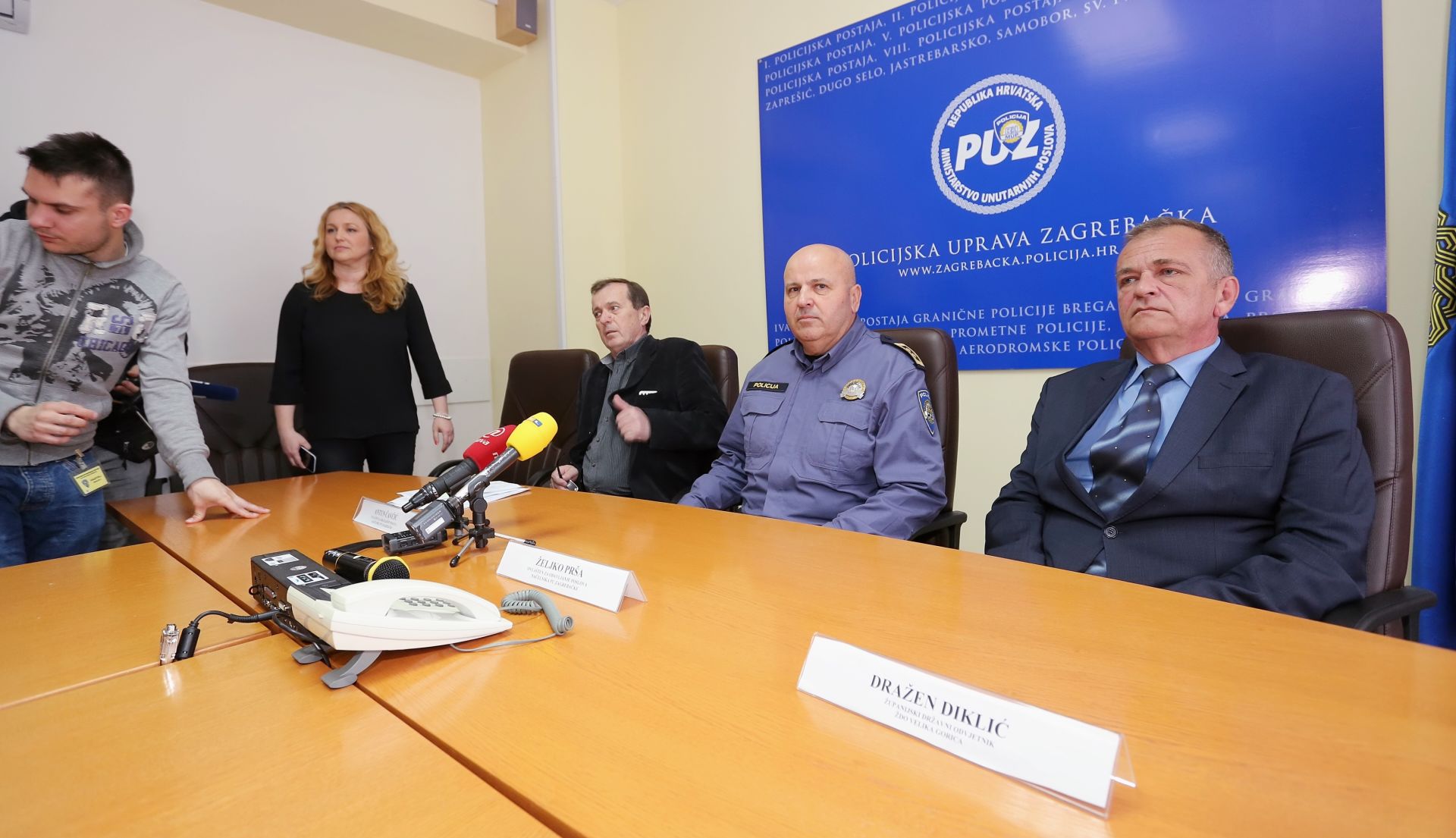 20.04.2017., Zagreb - U OPUZ-u, u ulici Matice hrvatske, odrzana je konferencija za medije povodom dovrsenog kriminalistickog istrazivanja kaznenog djela ubojstva u Slobostini. Konferenciji je prisustvovato zupanijski drzavni odvjetnik Zupanijskog drzavnog odvjetnistva u Velikoj Gorici Drazen Diklic, ovlasten za obavljanje poslova nacelnika Policijske uprave zagrebacke Zeljko Prsa i ovlasten za obavljanje poslova nacelnika Sektora kriminalisticke policije Antun Cavcic. 
Photo: Tomislav Miletic/PIXSELL