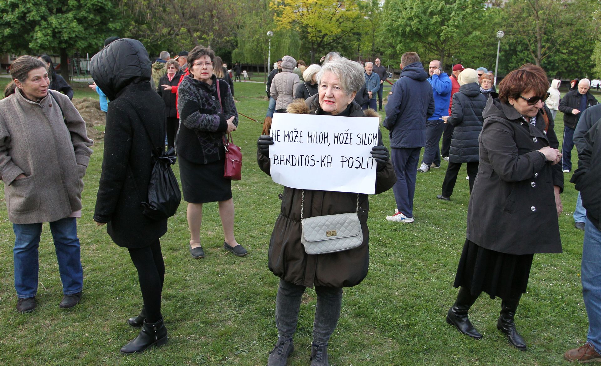 20.04.2017., Zagreb, Trnjanska savica -  Prosvjedno okupljanje gradjana u parku Trnjanska Savica pod nazivom Obranili smo jednom, obranit cemo opet, u organizaciji Inicijative Cuvamo nas park.  
Photo: Jurica Galoic/PIXSELL