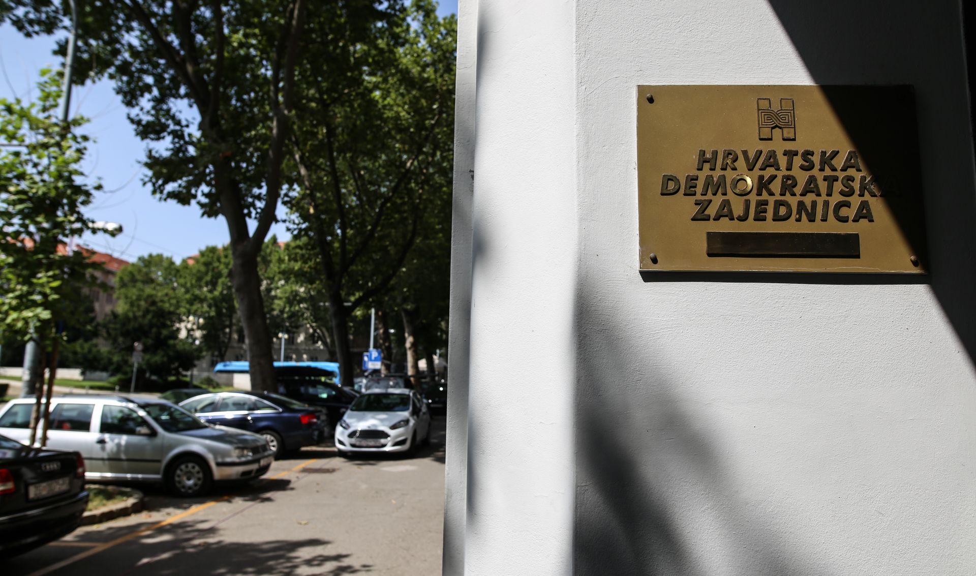 23.07.2016., Zagreb - Ploca za natpison Hrvatska demokratska zajednica na ulazi u sredisnjicu stranke. Photo: Igor Soban/PIXSELL