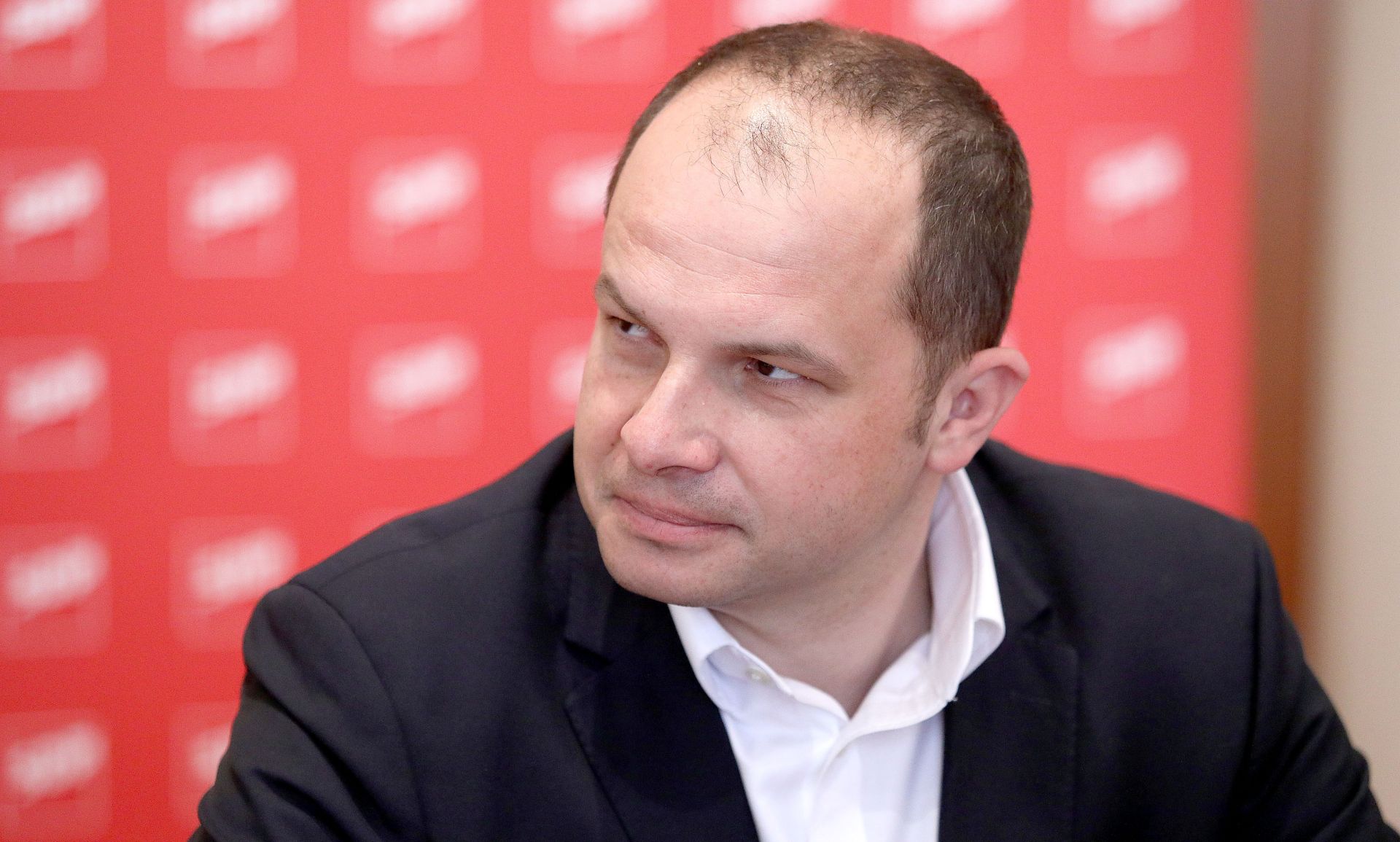 30.03.2017., Zagreb - Na konferenciji za medije Kluba zastupnika SDP-a o temi Zakon o Hrvatskoj gospodarskoj komori govorili su zastupnici Gordan Maras i Sinisa Hajdas Doncic. 
Photo: Patrik Macek/PIXSELL