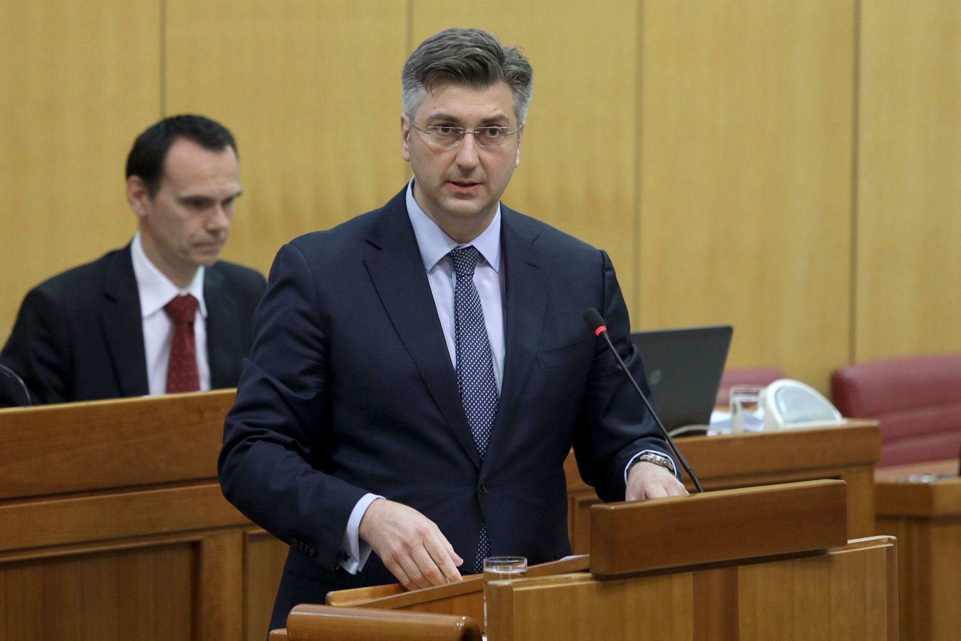 05.04.2017., Zagreb - Premijer Plenkovic dosao je u Sabor braniti prijedlog zakona o postupku izvanredne uprave u trgovackim drustvima od sistemskog znacaja za RH, zakona poznatog pod nazivom Lex Agrokor. Photo: Patrik Macek/PIXSELL