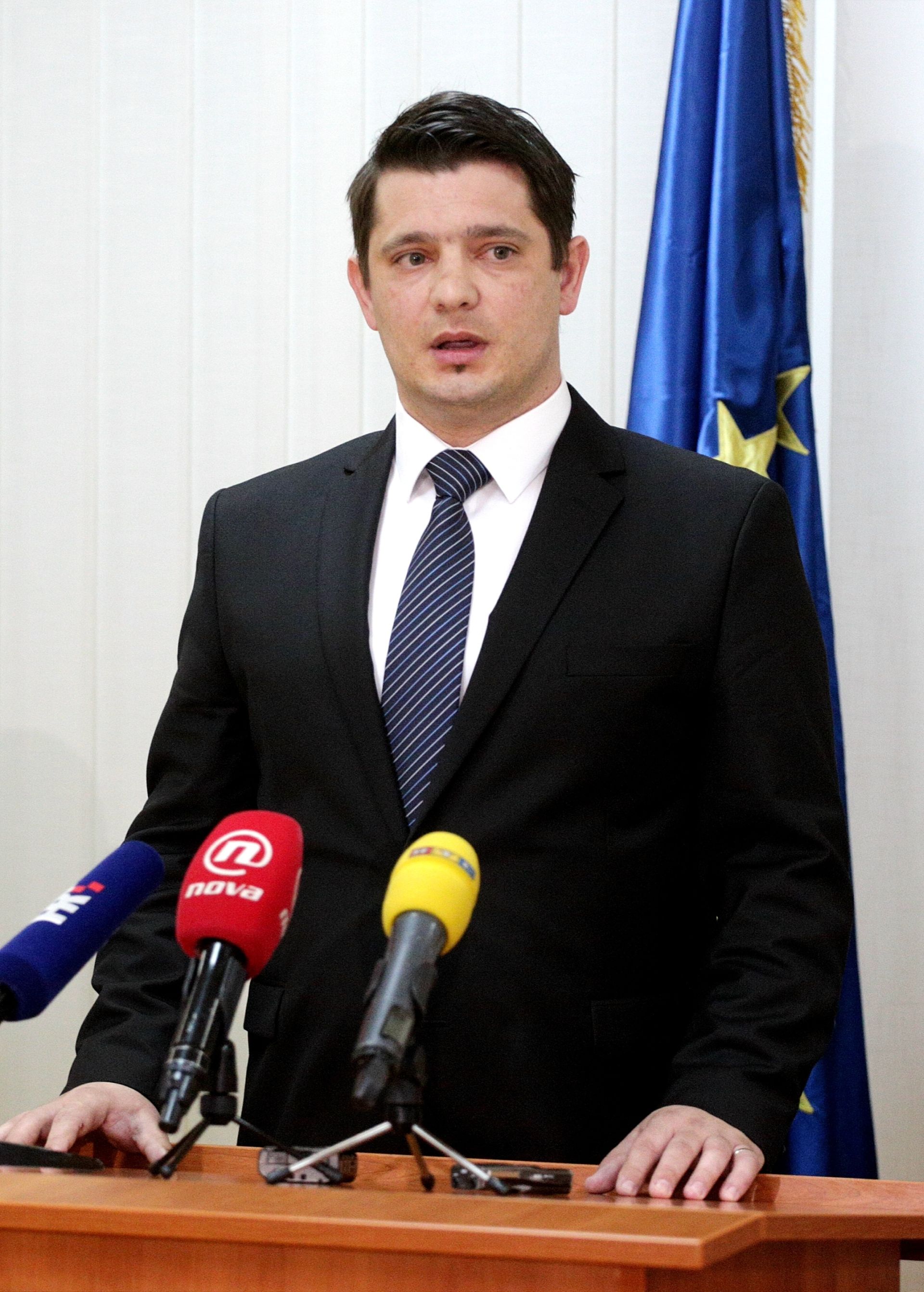 05.04.2016., Zagreb - Ministar poljoprivrede Davor Romic predstavio je svoje pomocnike. Nenad Sculac.
Photo: Zarko Basic/PIXSELL