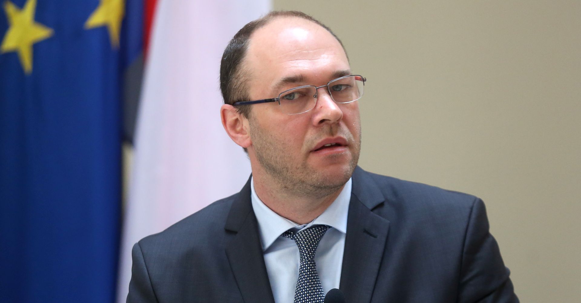 Zagreb, 21.04.2017 - Potpredsjednik Vlade i ministar vanjskih i europskih poslova Davor Ivo Stier sastao se sa efom litavske diplomacije Linasom Linkevièiusom. Na fotografiji Davor Ivo Stier.
foto HINA / Denis CERIÆ /dc