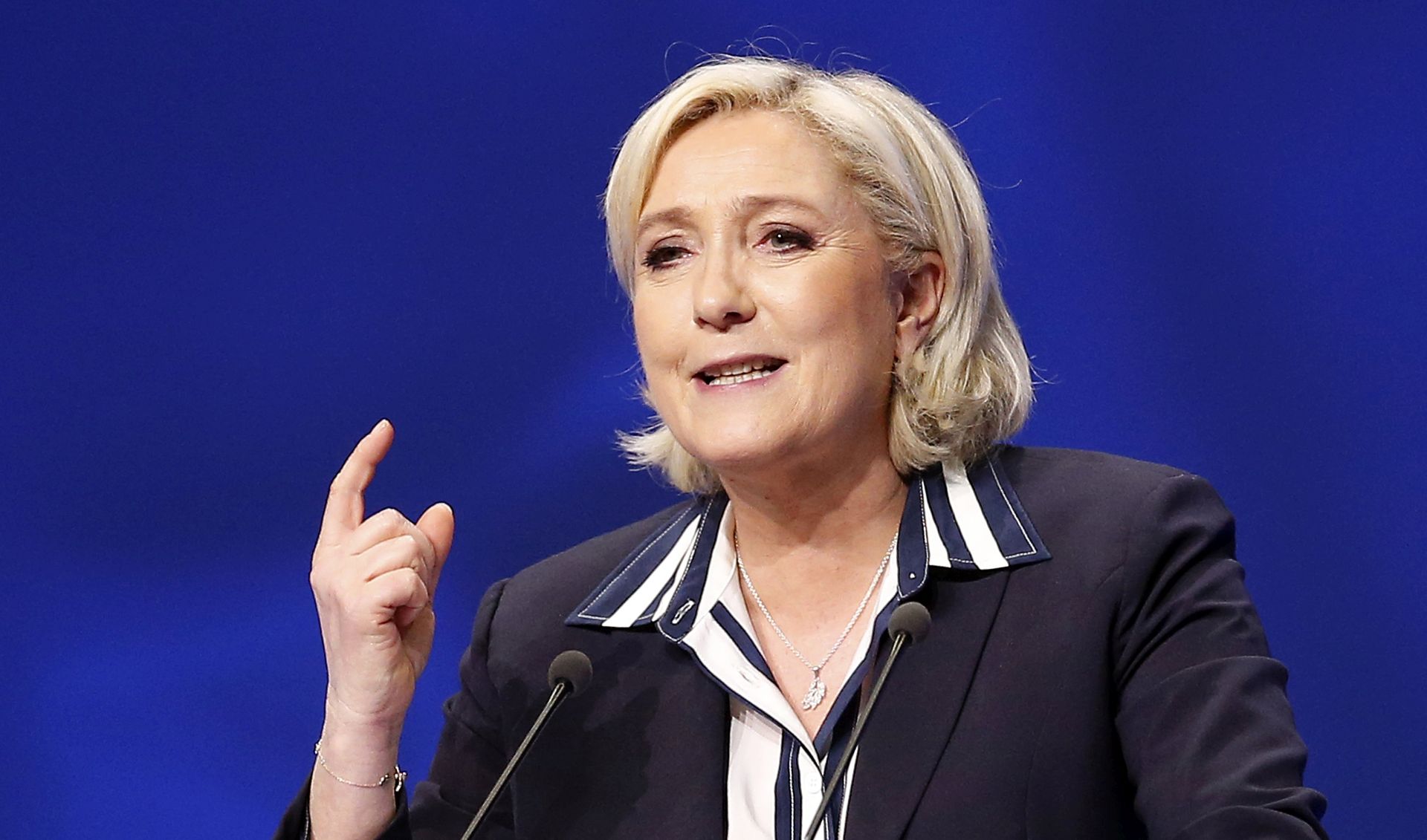 epa05931755 French presidential election candidate for far-right Front National (FN) party, Marine Le Pen delivers a speech during a political rally in Nice, France, 27 April 2017. Far-right Front National (FN) party candidate Marine Le-Pen and 'En Marche!' (Onwards!) party candidate Emmanuel Macron arrived in the lead positions in the first round of the presidential elections. France will hold the second round on 07 May 2017.  EPA/SEBASTIEN NOGIER