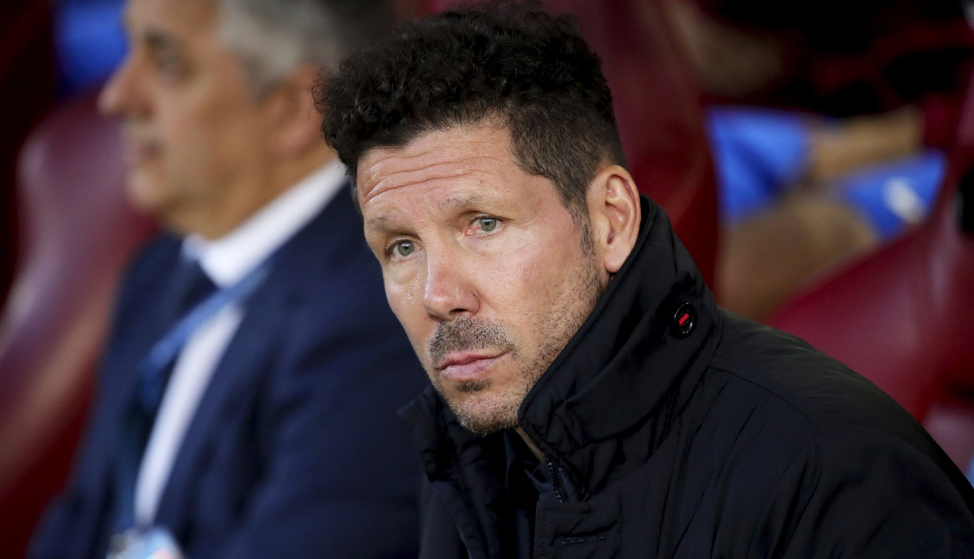epa05955752 Atletico Madrid's coach Diego Simeone before the UEFA Champions League semifinal second leg match between Atletico Madrid and Real Madrid at the Vicente Calderon stadium, in Madrid, Spain, 10 May 2017.  EPA/JUANJO MARTIN