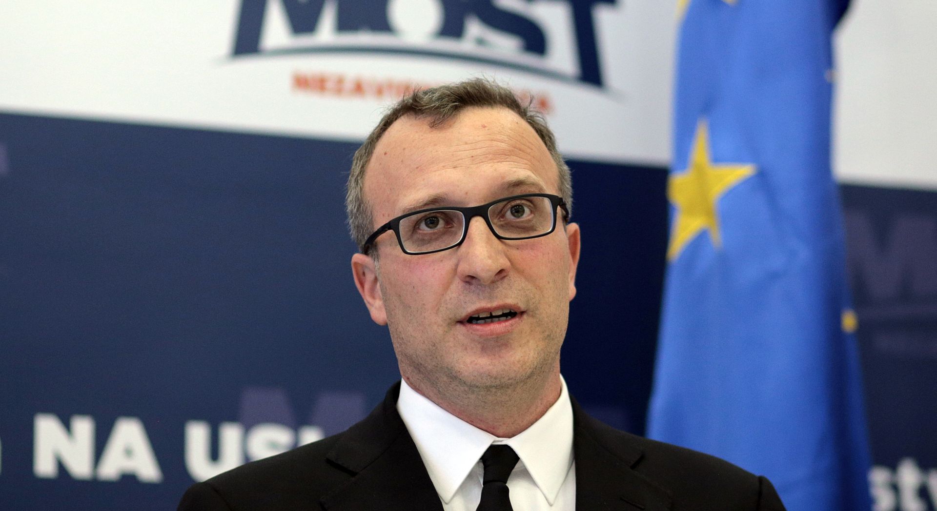 Zagreb, 11.5.2017 - Mostov kandidat za gradonačelnika Zagreba Marko Sladoljev (na slici) predstavio je na konferenciji za novinare financijski i gospodarski program, program za promet te program za gospodarenje otpadom Grada Zagreba. 
Foto HINA/ Dario GRZELJ/ dag