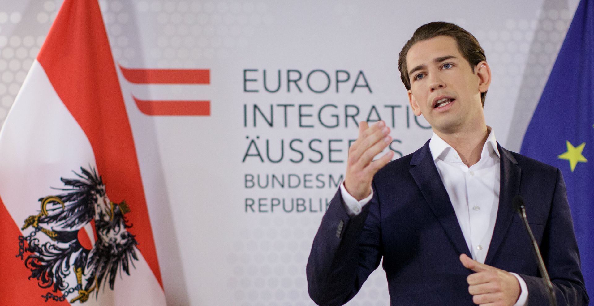 epa05958774 Sebastian Kurz, Austrian Minister of Foreign Affairs, speaks during a statement given to the media, in Vienna, Austria, 12 May 2017. After Austrian Vice-Chancellor Reinhold Mitterlehner, who is also the leader of the Austrian Peoples Party (OeVP) stepped down on 10 May, Kurz might be considered to become the future OeVP leader on 14 May.  EPA/LISI NIESNER