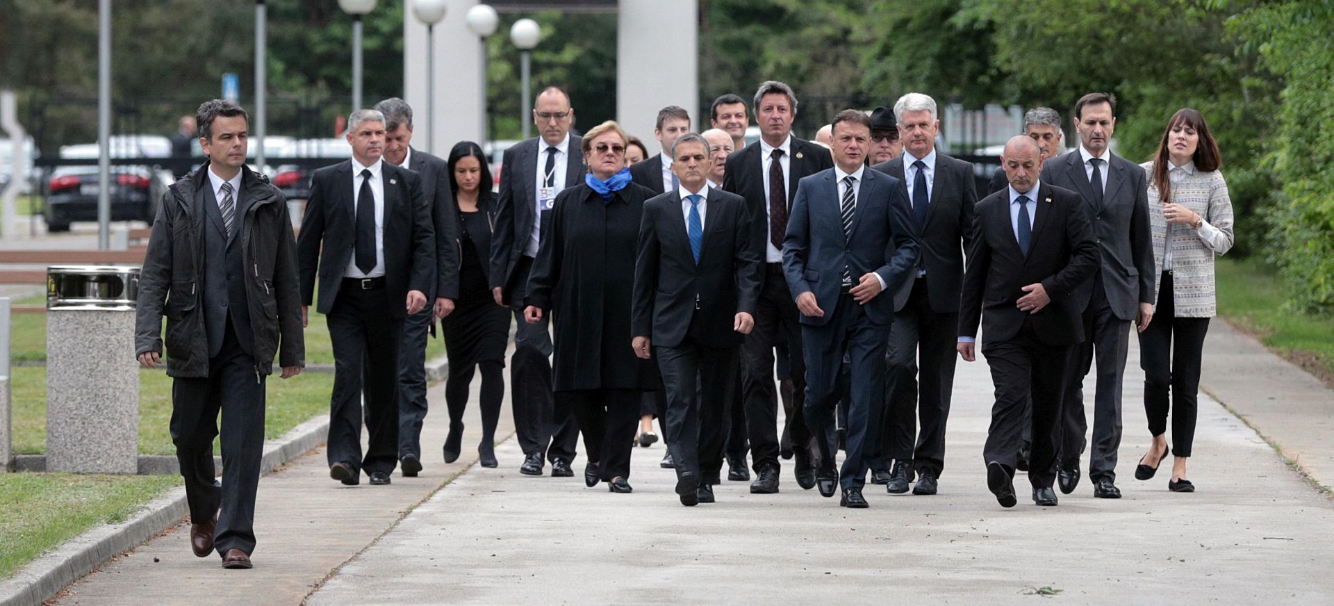 Dobova/Maribor, 13.05.2017 - Predsjednik Hrvatskog sabora Gordan Jandrokoviæ s izaslanstvom na groblju Dobova kod Maribora poloio je vijence kod Spomenika i grobnice rtava poraæa.
foto HINA/ Dario GRZELJ/ ik