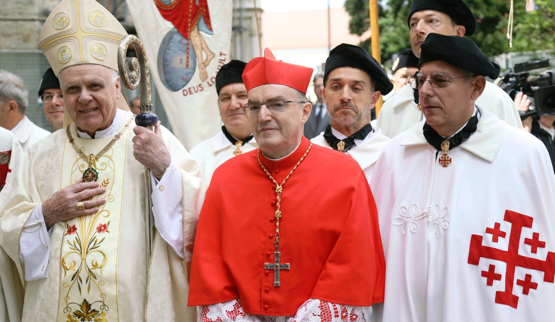 Zagreb, 13.05.2017 - Prvi obred proglaenja hrvatskih vitezova Vitekog Reda Svetog Groba Jeruzalemskog od je jedan bio i potpredsjednik Hrvatskoga sabora akademik eljko Reiner. Na slici Edwin Frederick O'Brien, Josip Bozaniæ i eljko Reiner.
foto HINA/ Lana SLIVAR DOMINIÆ/ ik