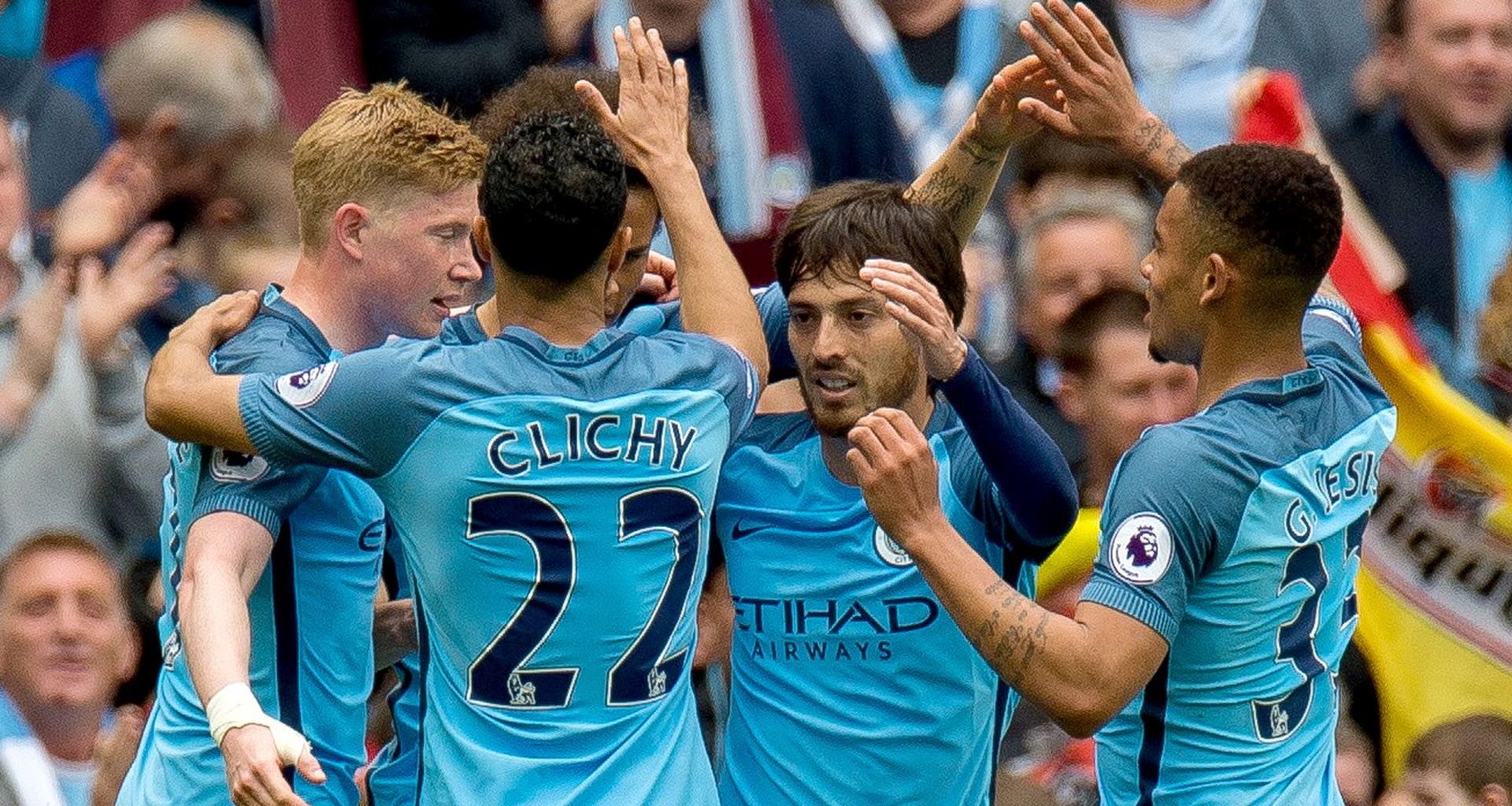 epa05961044 Manchester City's David Silva (C) is congratulated by his teammates after scoring the opening goal during the English Premier League soccer match between Manchester City and Leicester City held at the Etihad Stadium, Manchester, Britain, 13 May 2017.  EPA/PETER POWELL EDITORIAL USE ONLY. No use with unauthorized audio, video, data, fixture lists, club/league logos or 'live' services. Online in-match use limited to 75 images, no video emulation. No use in betting, games or single club/league/player publications