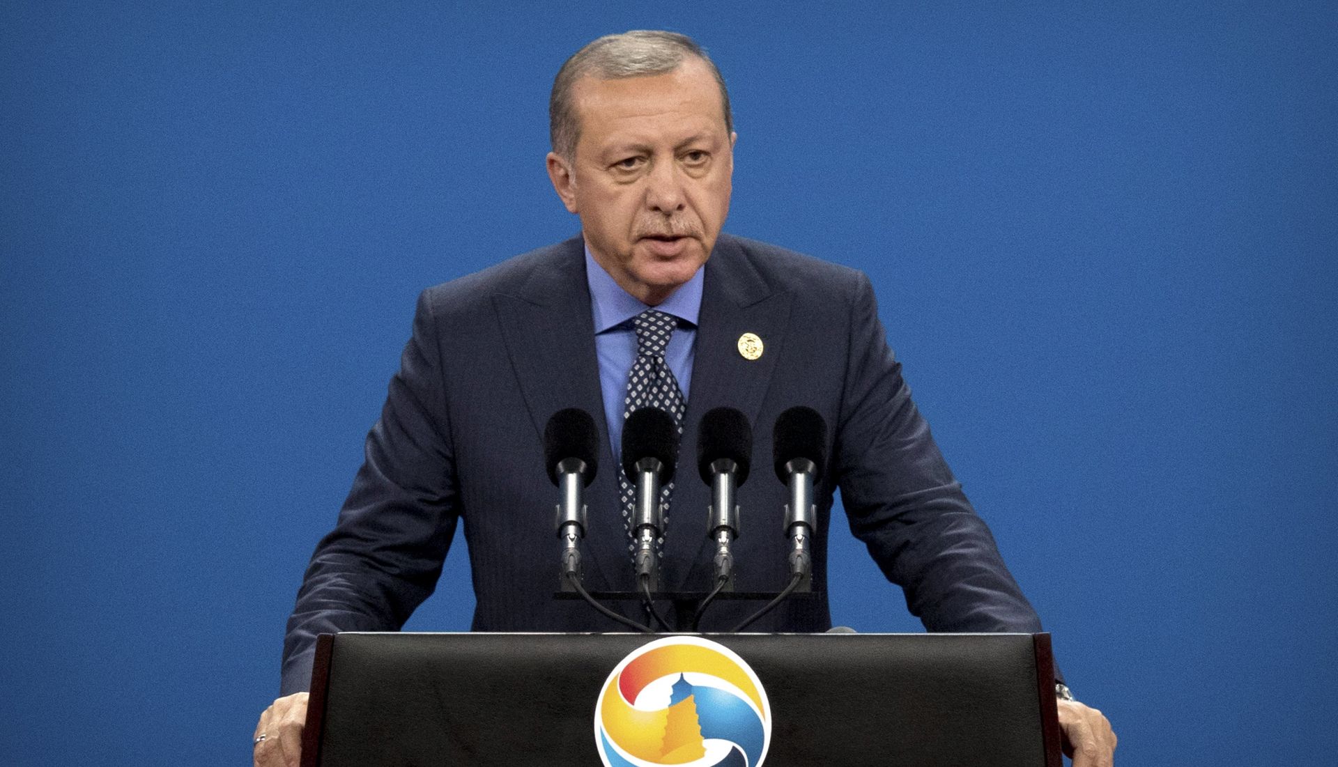 epa05962687 Turkey's President Recep Tayyip Erdogan speaks during the opening ceremony of the Belt and Road Forum (BRF) at the China National Convention Center (CNCC) in Beijing, China, 14 May 2017. The forum runs from 14 to 15 May.  EPA/MARK SCHIEFELBEIN / POOL