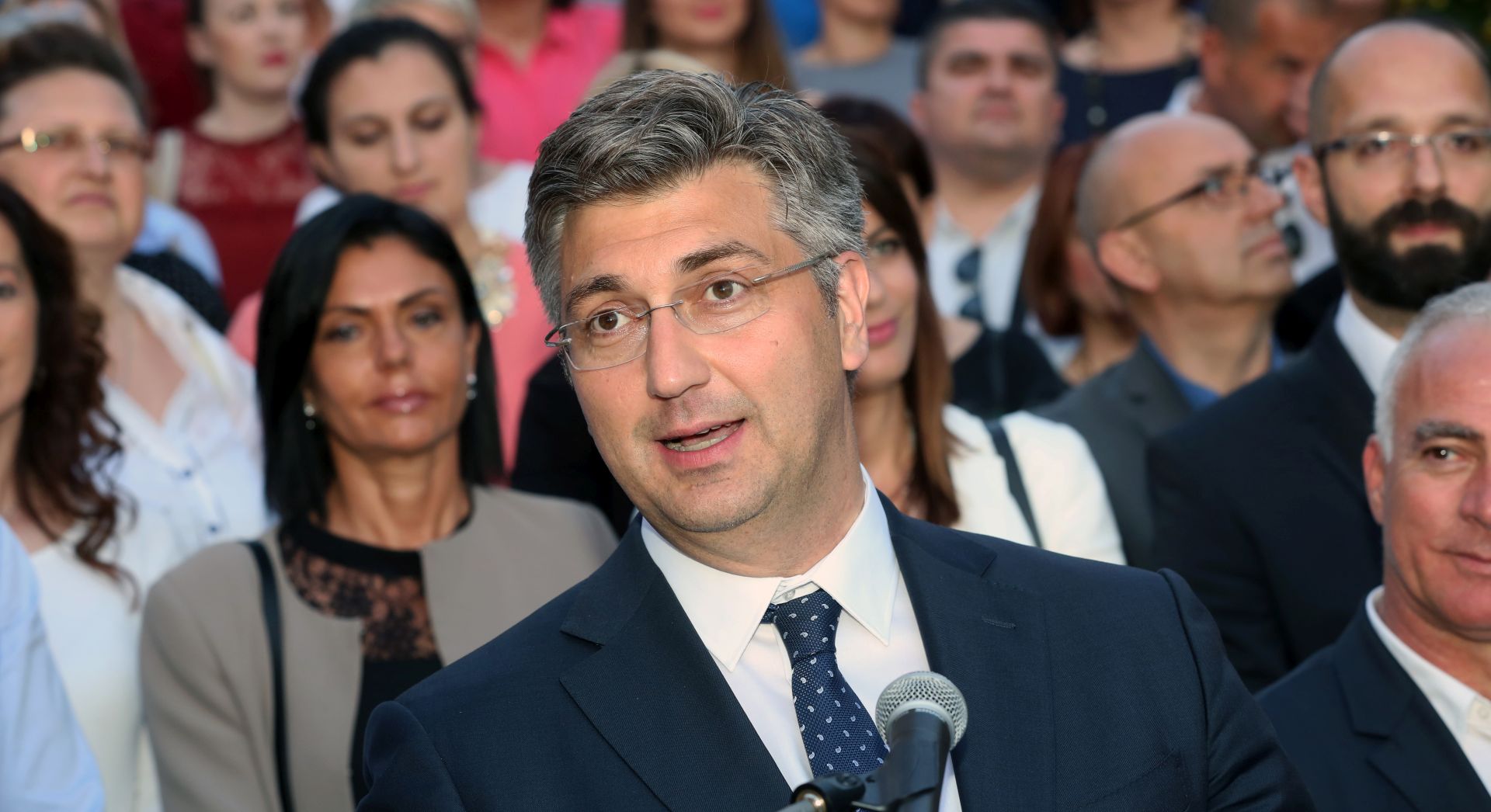ibenik, 17.05.2017. - Premijer i predsjednik HDZ-a Andrej Plenkoviæ u ibeniku je u srijedu podrao kandidate za ibenskog gradonaèelnika i ibensko-kninskog upana, eljka Buriæa i Gorana Pauka. Na fotografiji Andrej Plenkoviæ.
foto HINA / ml