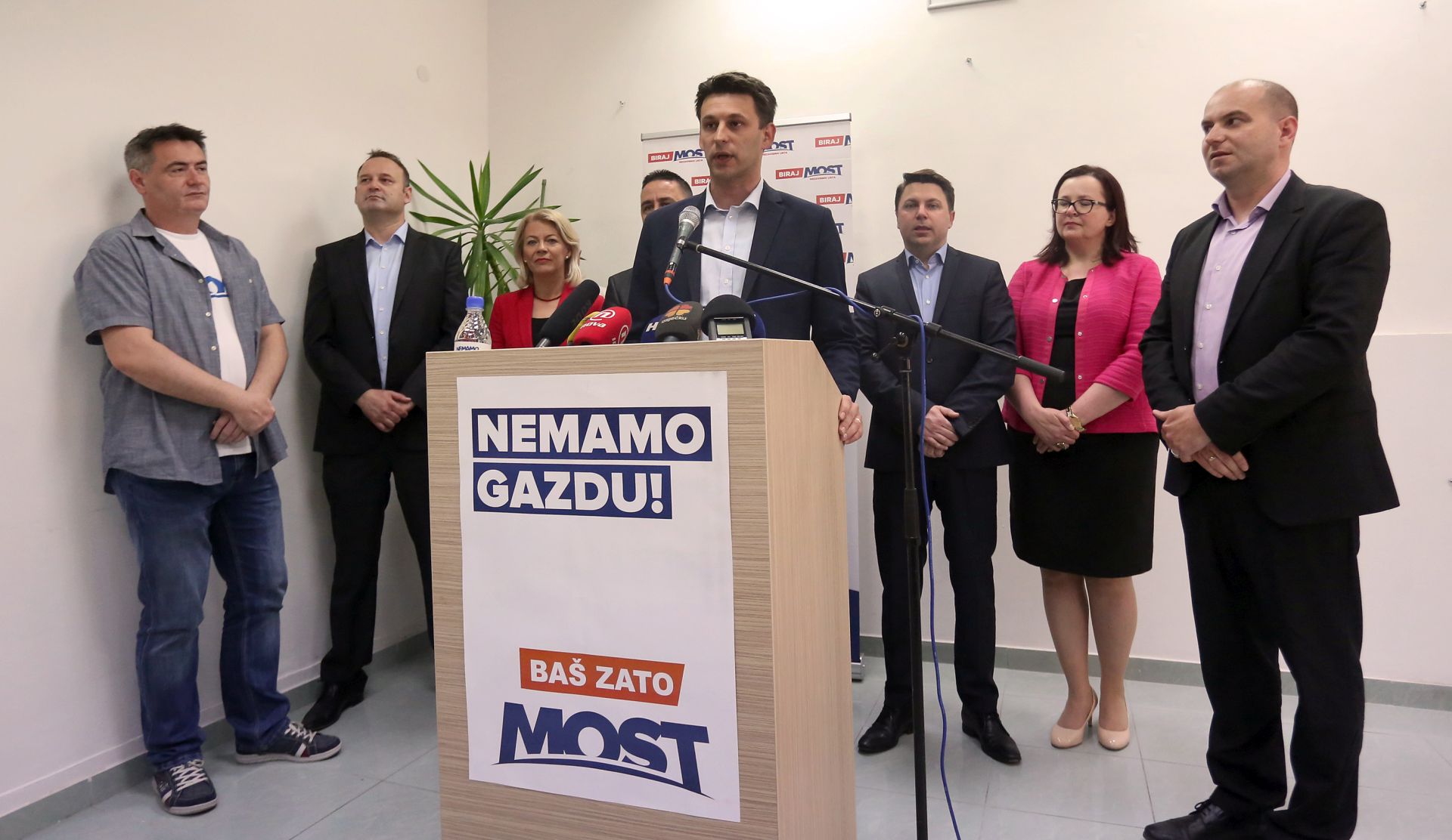 Osijek, 18.05.2017. - Konferencija za medije predsjednika MOSTA Nezavisnih lista Boe Petrova.
foto HINA / ml