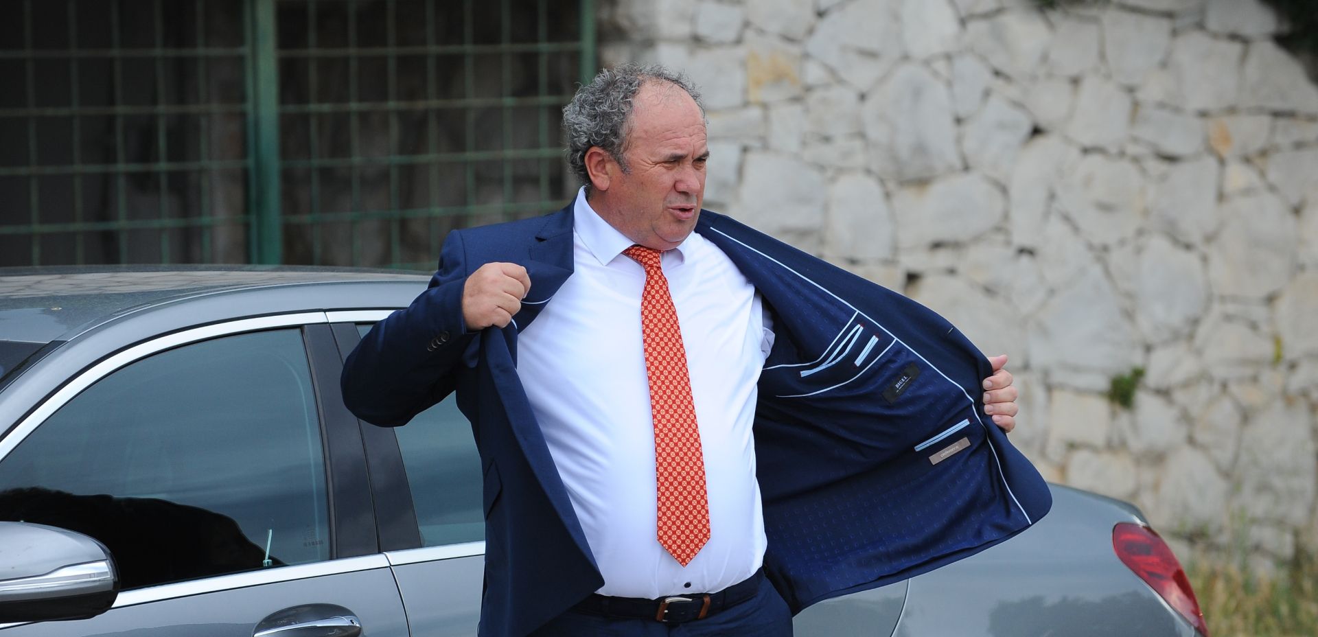 Split, 21.05.2017. - Željko Kerum glasuje sa suprugom i djecom u Splitu.
foto HINA/ Mario STRMOTIĆ/ es