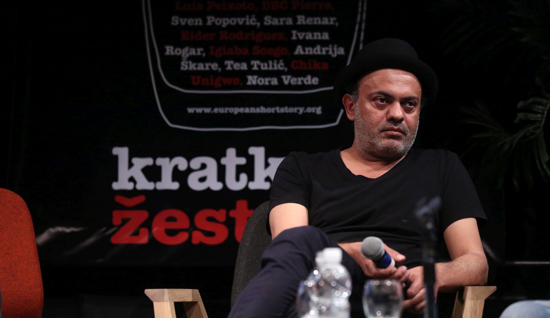 Zagreb, 29.05.2017 - Drugoga dana Festivala europske kratke prièe (FEKP) u Studentskom centru svoja djela èitao je Hassan Blasim.    
foto HINA/ Daniel KASAP / dk