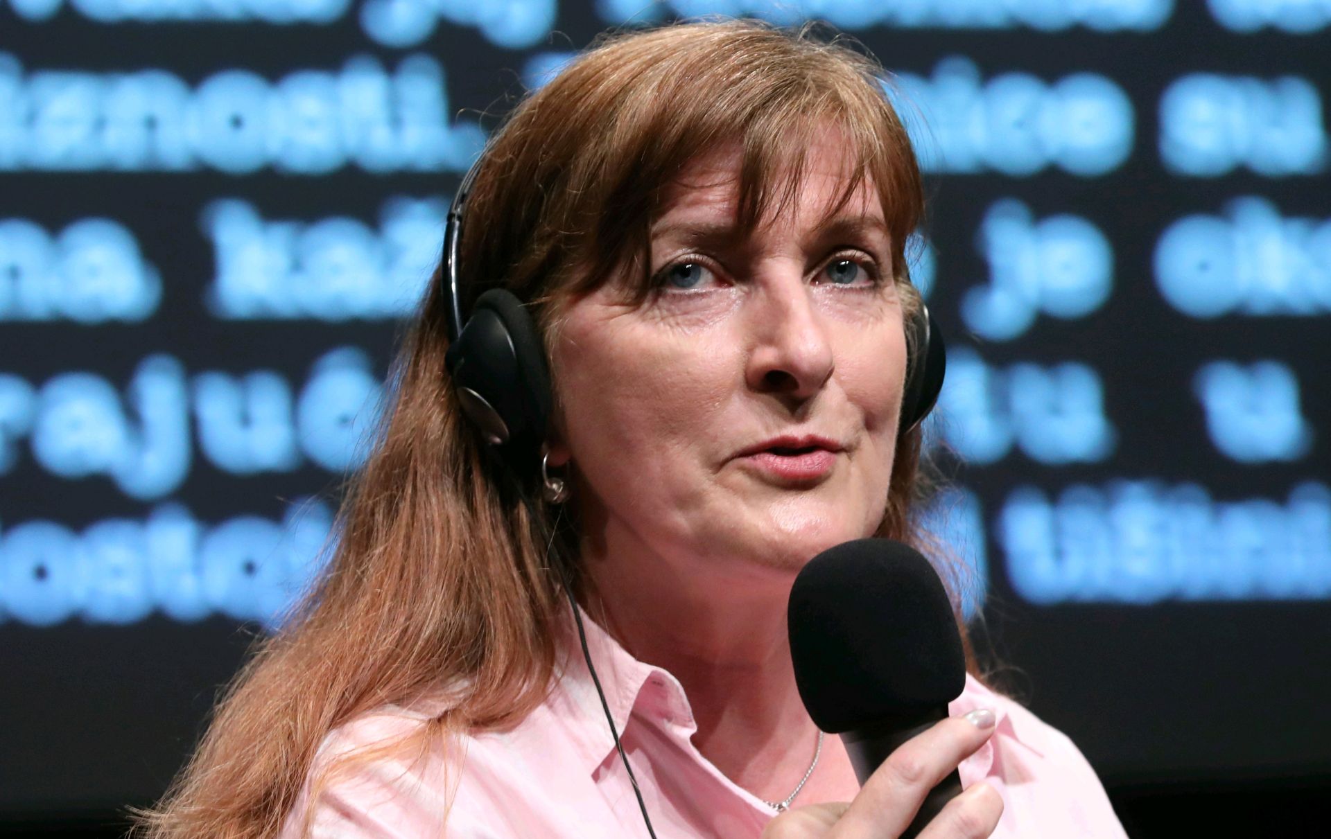 Zagreb, 28.05.2017. - Festival europske kratke prièe poèeo je u Gradskom dramskom kazalitu Gavelli razgovorom sa kotskom i britanskom autoricom Janice Galloway i australsko-britanskim knjievnikom DBC Pierreom. Na fotografiji Janice Galloway. foto HINA/ Lana SLIVAR DOMINIÆ/ lsd