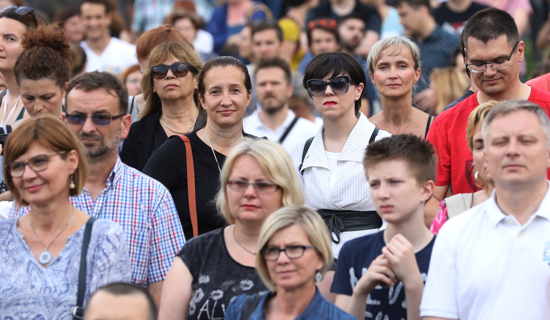 Zagreb, 01.06.2017. - Prosvjedna akcija "Èekajuæi tramvaj zvan obrazovna reforma" na Trgu kralja Tomislava. Na fotografiji Aleksandra Kolariæ, Mirela Holy. foto HINA/ Lana SLIVAR DOMINIÆ/ lsd
