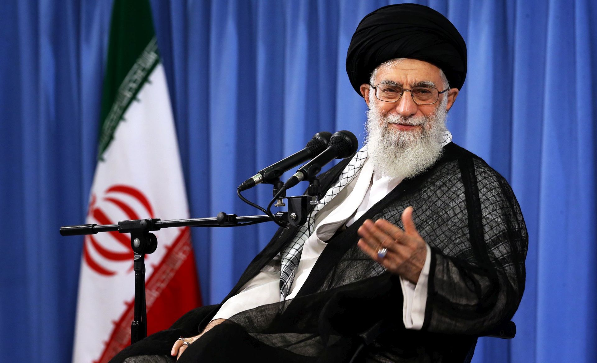epa06015572 A handout photo made available by the supreme leader official website shows, Iranian supreme leader Ayatollah Ali Khamenei speaking during a ceremony with Iranian students in Tehran, Iran, 07 June 2017. Khamenei spoke about the twin attacks on Iran's parliament building and the mausoleum of former supreme leader, Ayatollah Khomeini, in the Iranian capital Tehran on 07 June.  EPA/Ayatollah Ali Khamenei official website HANDOUT  HANDOUT EDITORIAL USE ONLY/NO SALES