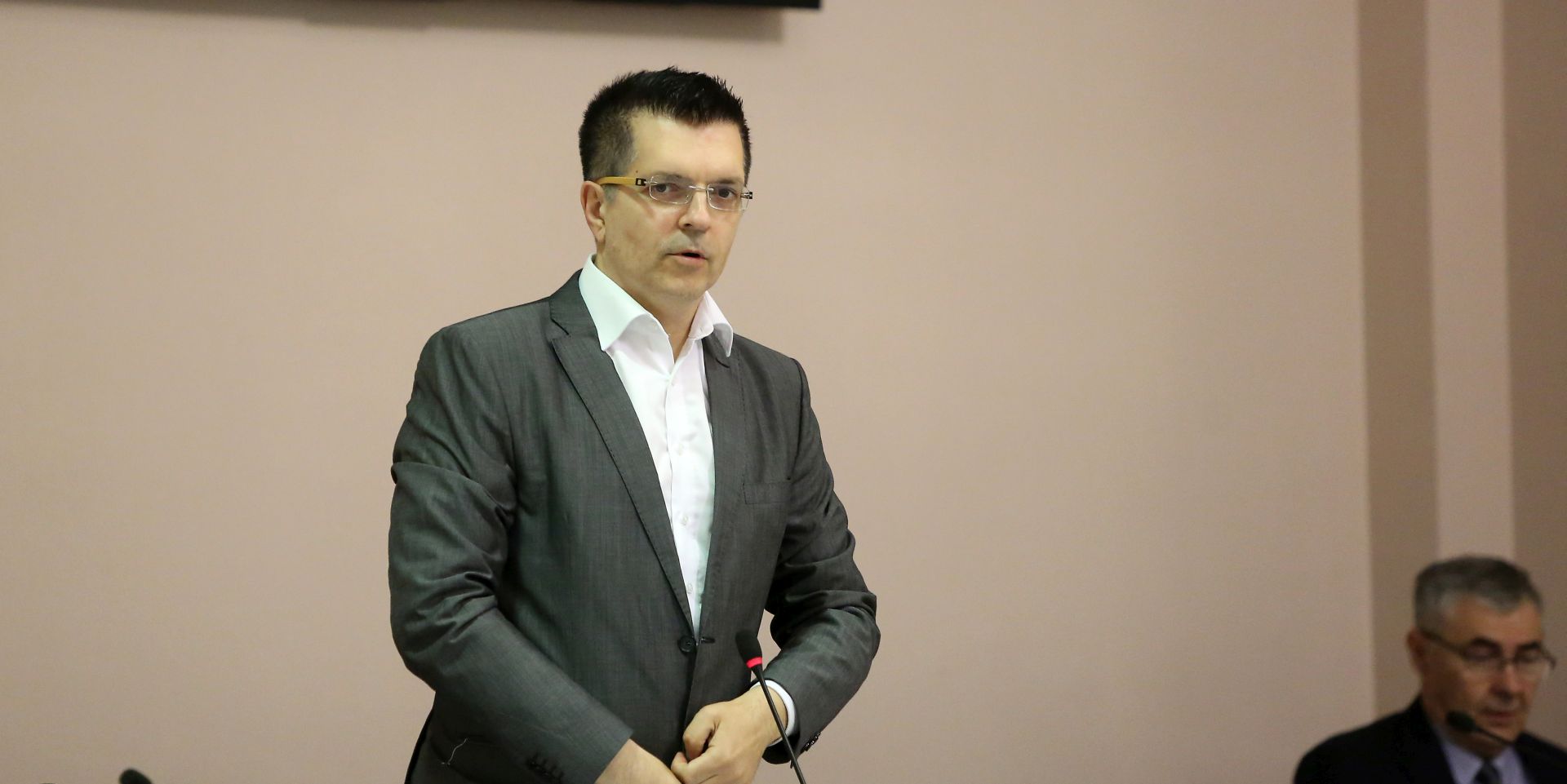 Zagreb, 14.06.2017 - Nastavak 4. sjednice Hrvatskoga sabora. Na fotografiji Branimir Bunjac.
foto HINA/ Denis CERIÆ /dc