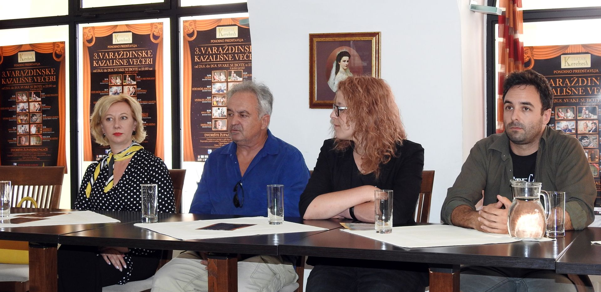Varadin, 14.06.2017.  3. Varadinske kazaline veèeri, koje æe se u dvoritu upanijske palaèe odravati subotama od 24. lipnja do 26. kolovoza, ponudit æe deset komedija Kerekesh teatra i gostujuæih kazalita, najavljeno je na konferenciji za novinare u srijedu u Varadinu. Na fotografiji Natalija Martinèeviæ, Ljubomir Kereke, Sandra Malenica, Jan Kereke.
foto HINA/ Sinia KALAJDIJA/ ml