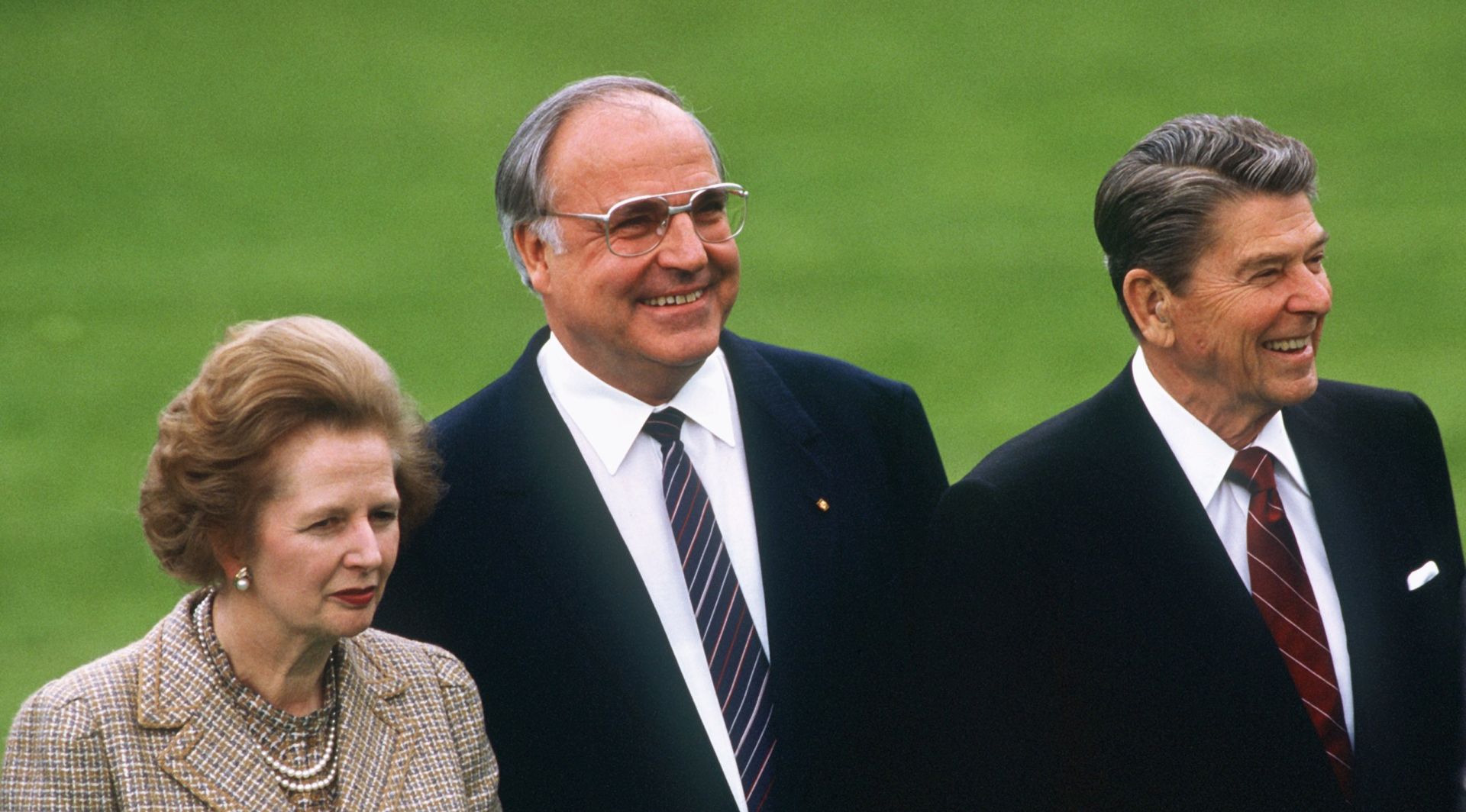 epa06031669 (FILE) - A file picture dated 03 May 1985 shows (L-R) British Prime Minister Margaret Thatcher, German Chancellor Helmut Kohl and US President Ronald Reagan attending an event at the World Economic summit in Bonn, Germany. According to media reports, Helmut Kohl has died at the age of 87 in his house in Ludwigshafen on 16 June 2017.  EPA/FILE GERMANY OUT