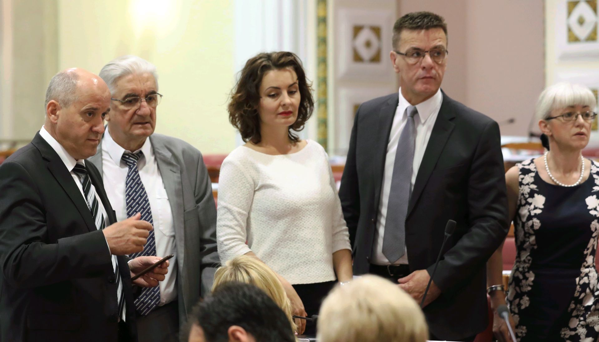 Zagreb, 20.06.2017. - Nastavak sjednice Hrvatskog sabora. Od danas zastupnici imaju novi raspored sjedenja u Sabornici. Na fotografiji Branko Baèiæ, Miroslav Tuðman, Irena Petrijevèanin Vuksanoviæ, Ante Babiæ, Vesna Bedekoviæ. foto HINA/ Lana SLIVAR DOMINIÆ/ lsd