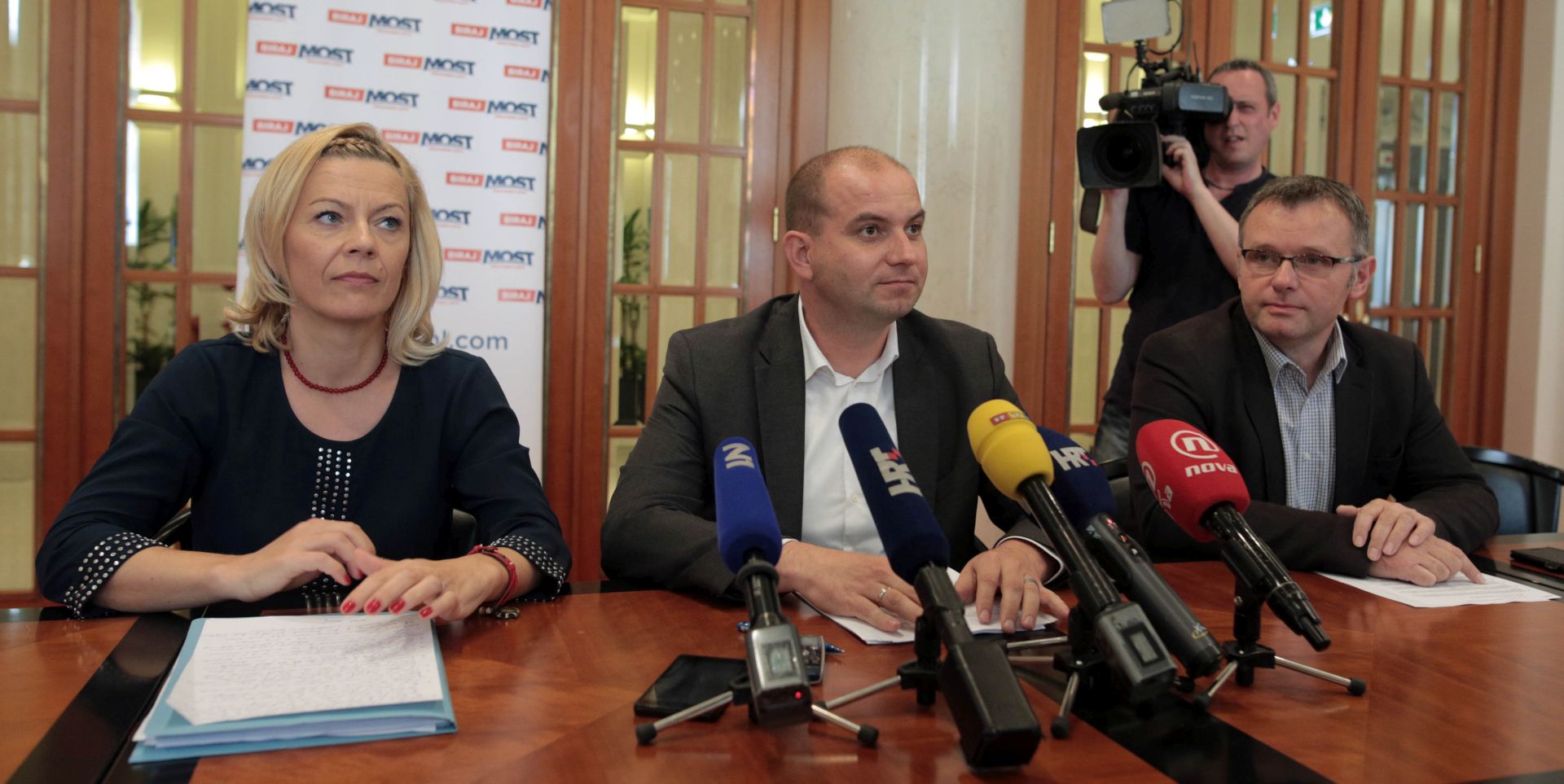 Zagreb, 21.06.2017. - Tiskovna konferencija kluba zastupnika Mosta nezavisnih lista u Hrvatskom saboru. Na slici  Sanja Mišević, Miroslav Šimić i Tomislav Žagar.
Foto Hina Dario GRZELJ/ dag