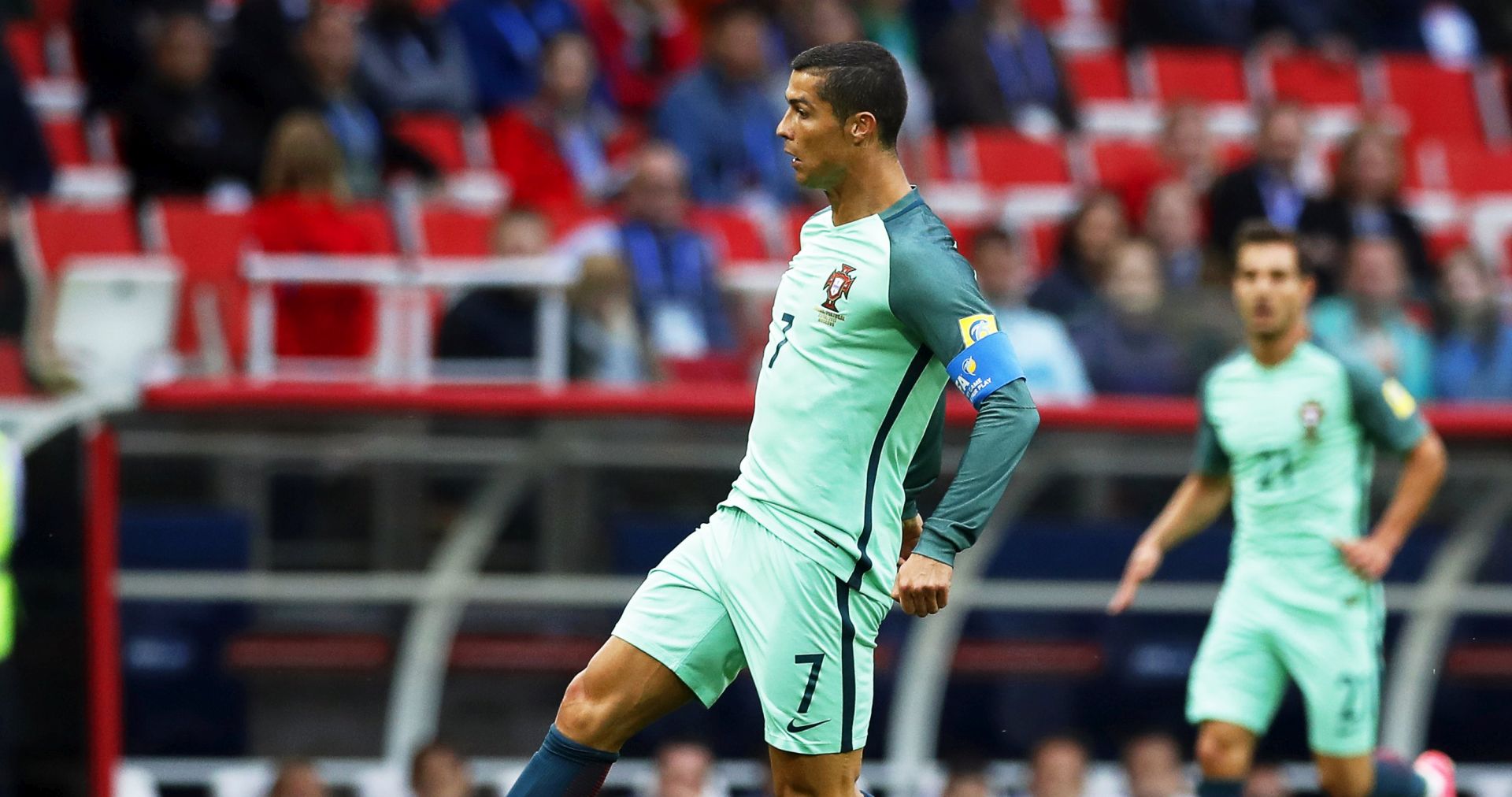 epa06041255 Cristiano Ronaldo of Portugal in action during the FIFA Confederations Cup 2017 group A soccer match between Russia and Portugal at the Spartak Stadium in Moscow, Russia, 21 June 2017.  EPA/SERGEI ILNITSKY