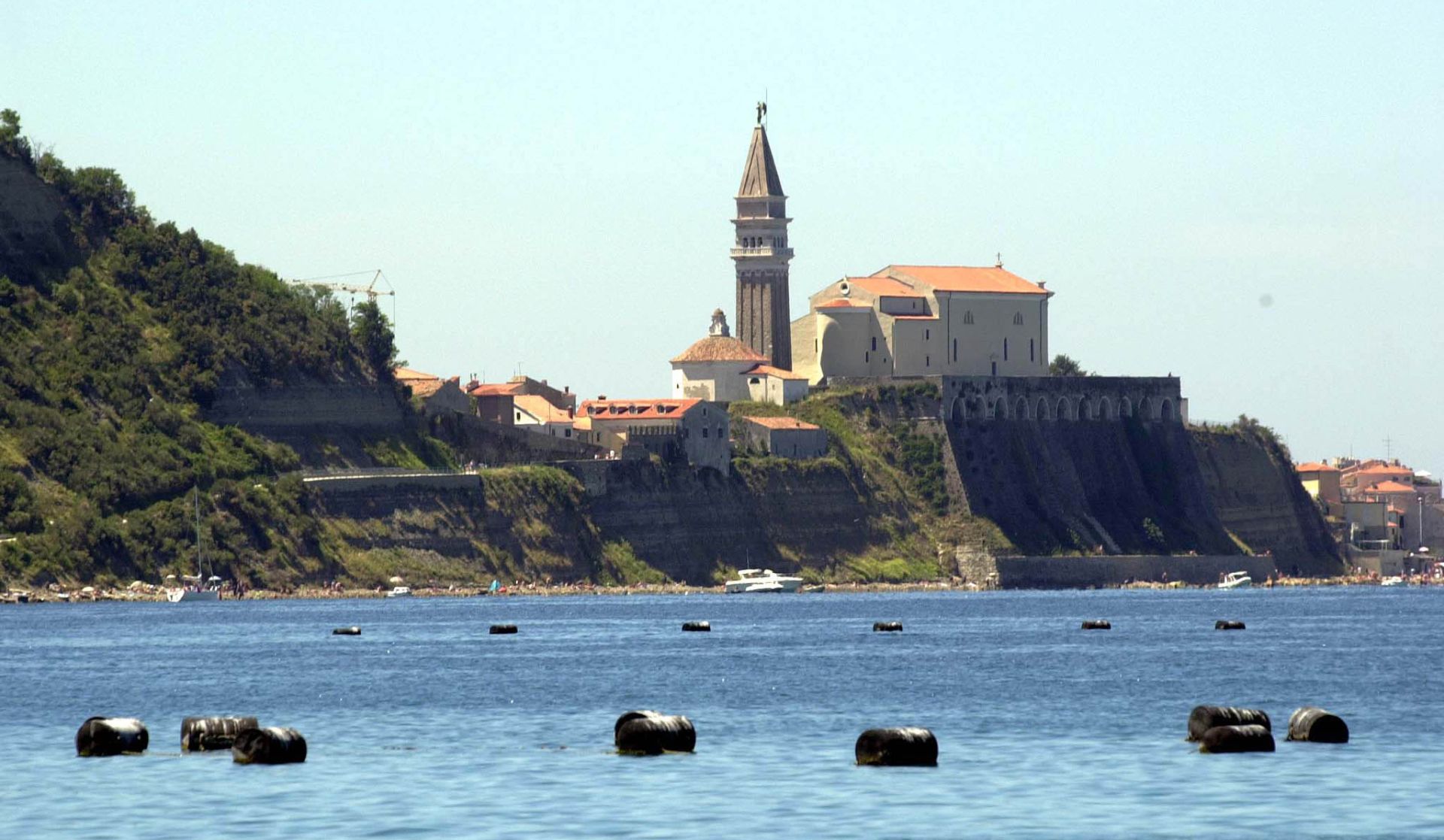 Piran, Slovenija - Pogled s mora na Piranski zaljev i mjesto Piran.
foto FaH